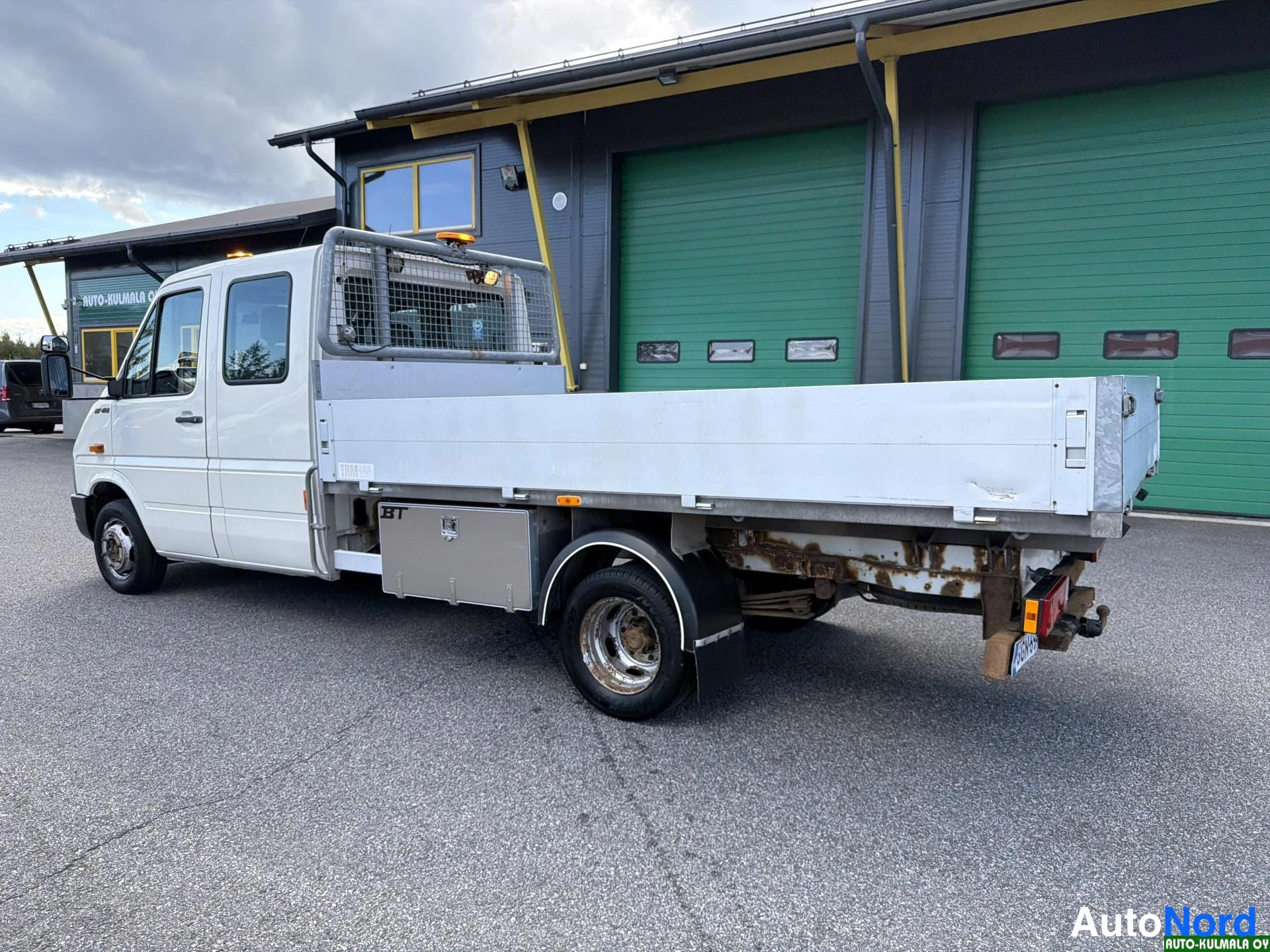 Valkoinen Volkswagen LT 2005, takaviisto, kuva 14
