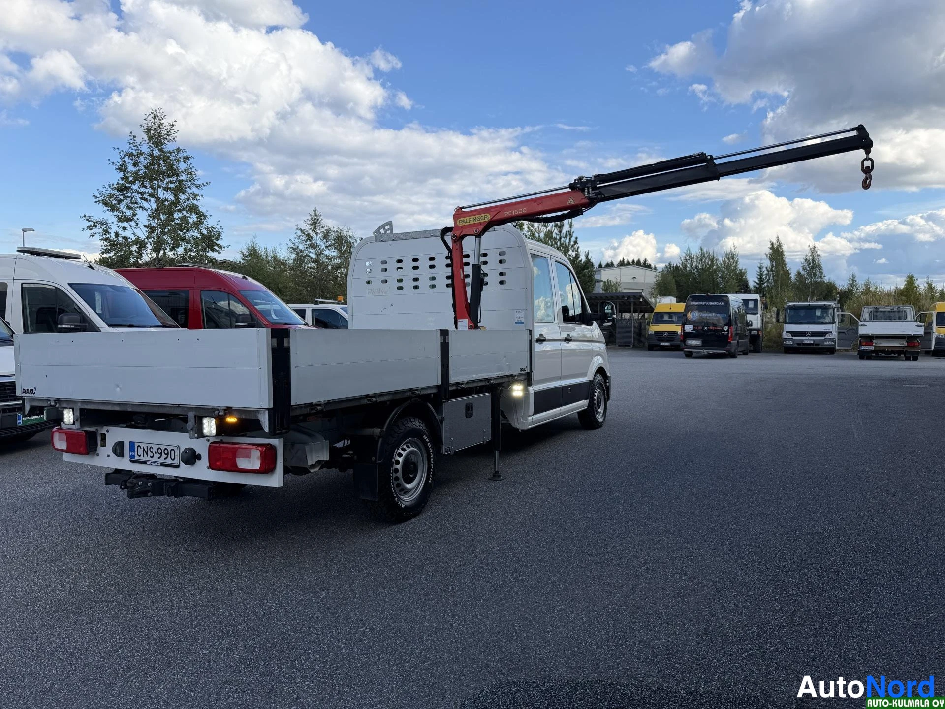 Valkoinen Volkswagen Crafter 2019, takaviisto, kuva 13