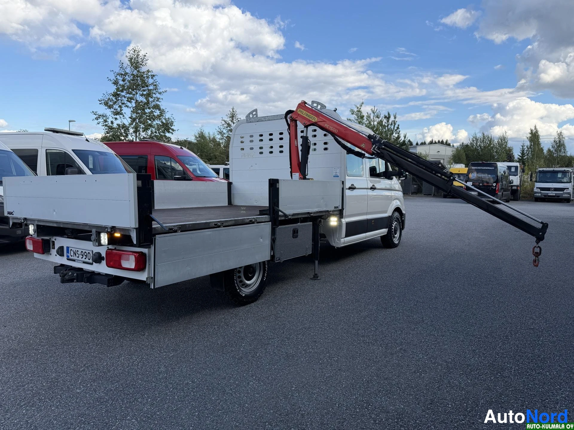 Valkoinen Volkswagen Crafter 2019, takaviisto, kuva 14