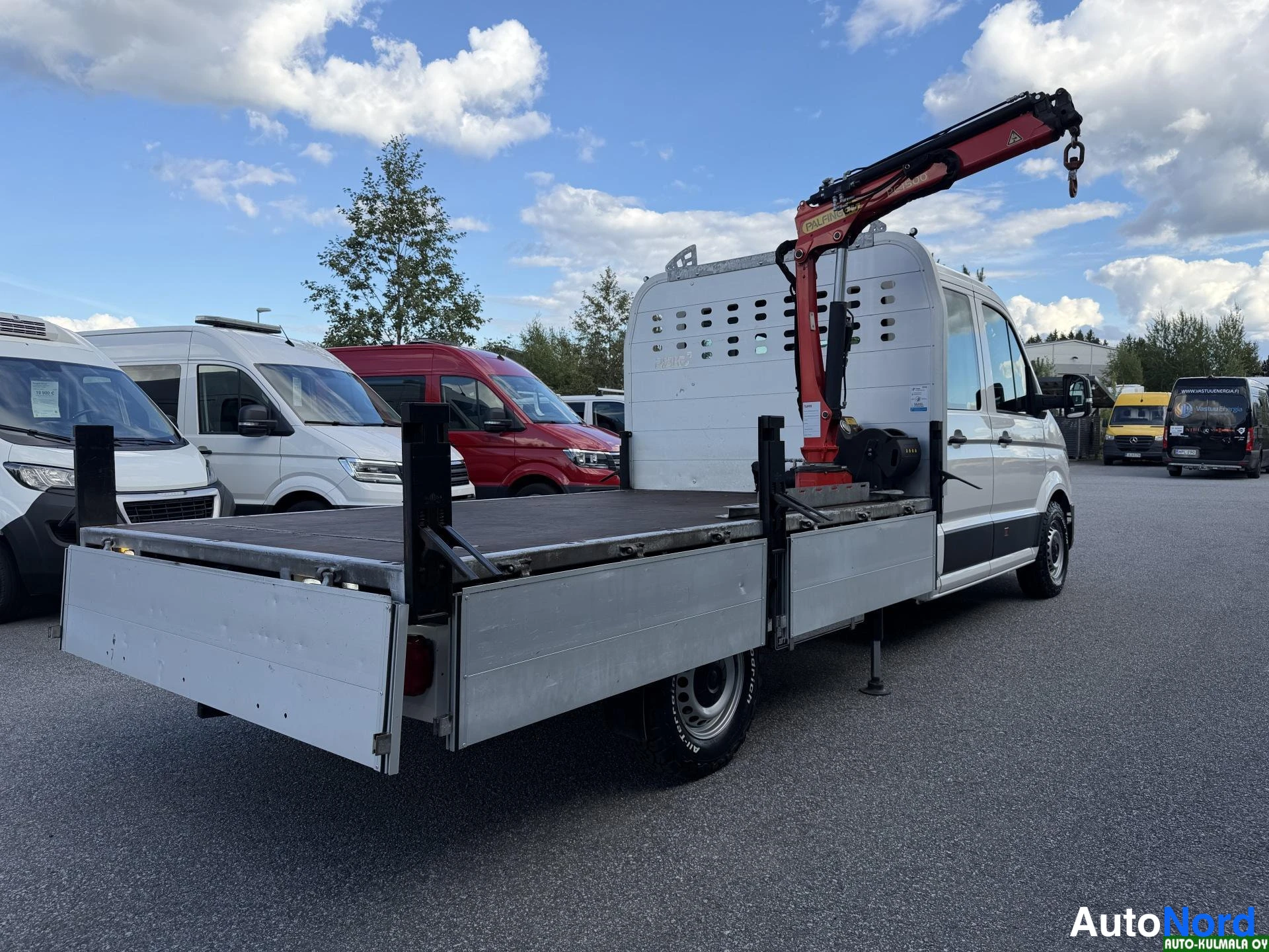 Valkoinen Volkswagen Crafter 2019, takaviisto, kuva 16