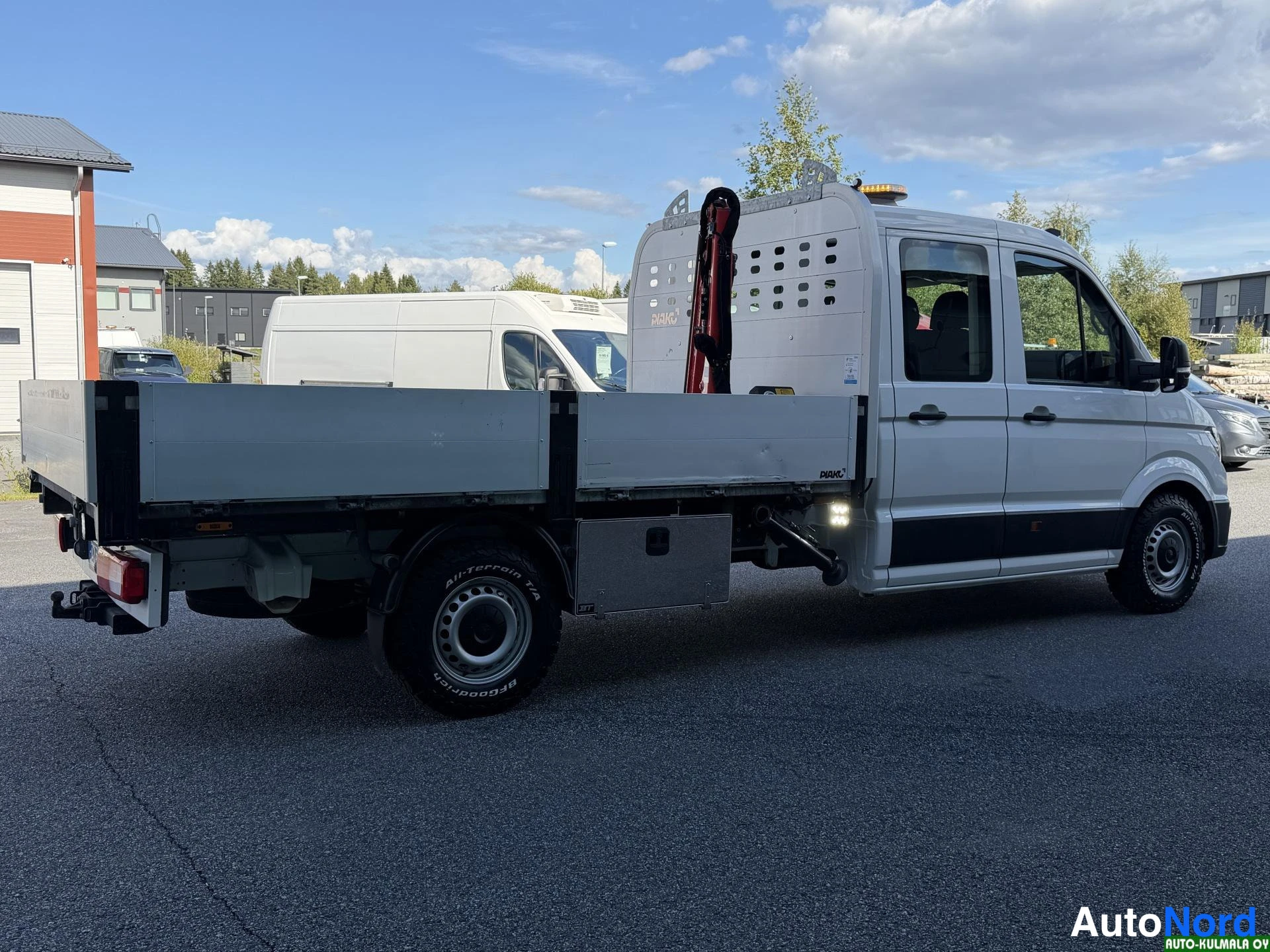 Valkoinen Volkswagen Crafter 2019, takaviisto, kuva 12