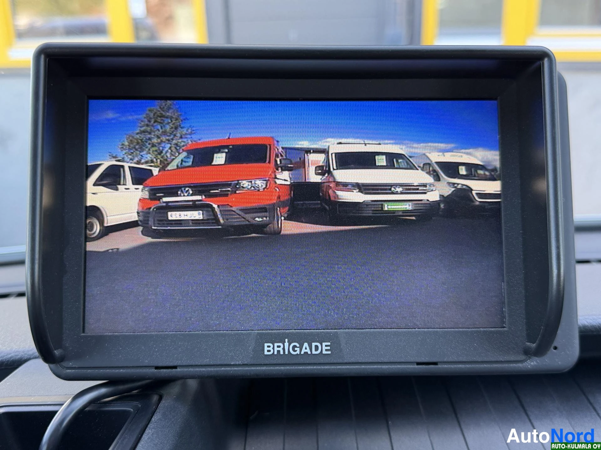 Valkoinen Volkswagen Crafter 2019, yksityiskohta, kuva 26