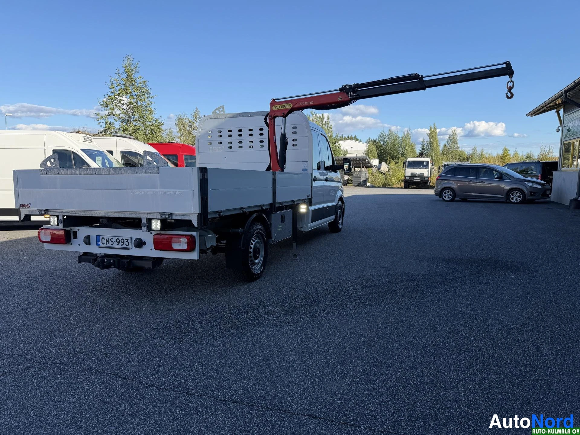 Valkoinen Volkswagen Crafter 2019, takaviisto, kuva 16