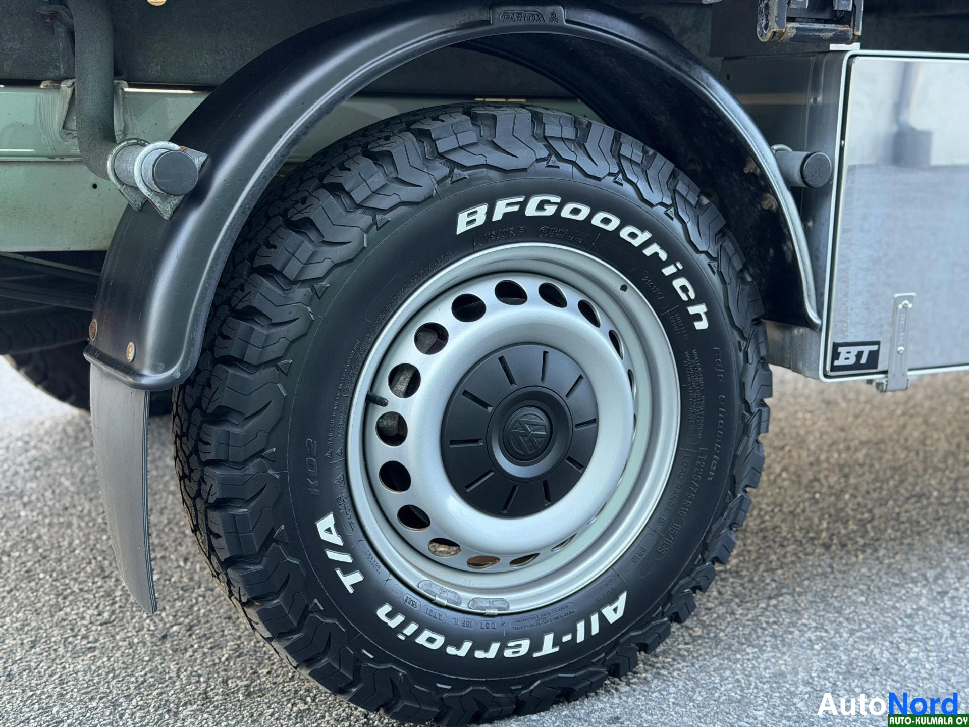 Valkoinen Volkswagen Crafter 2019, yksityiskohta, kuva 28