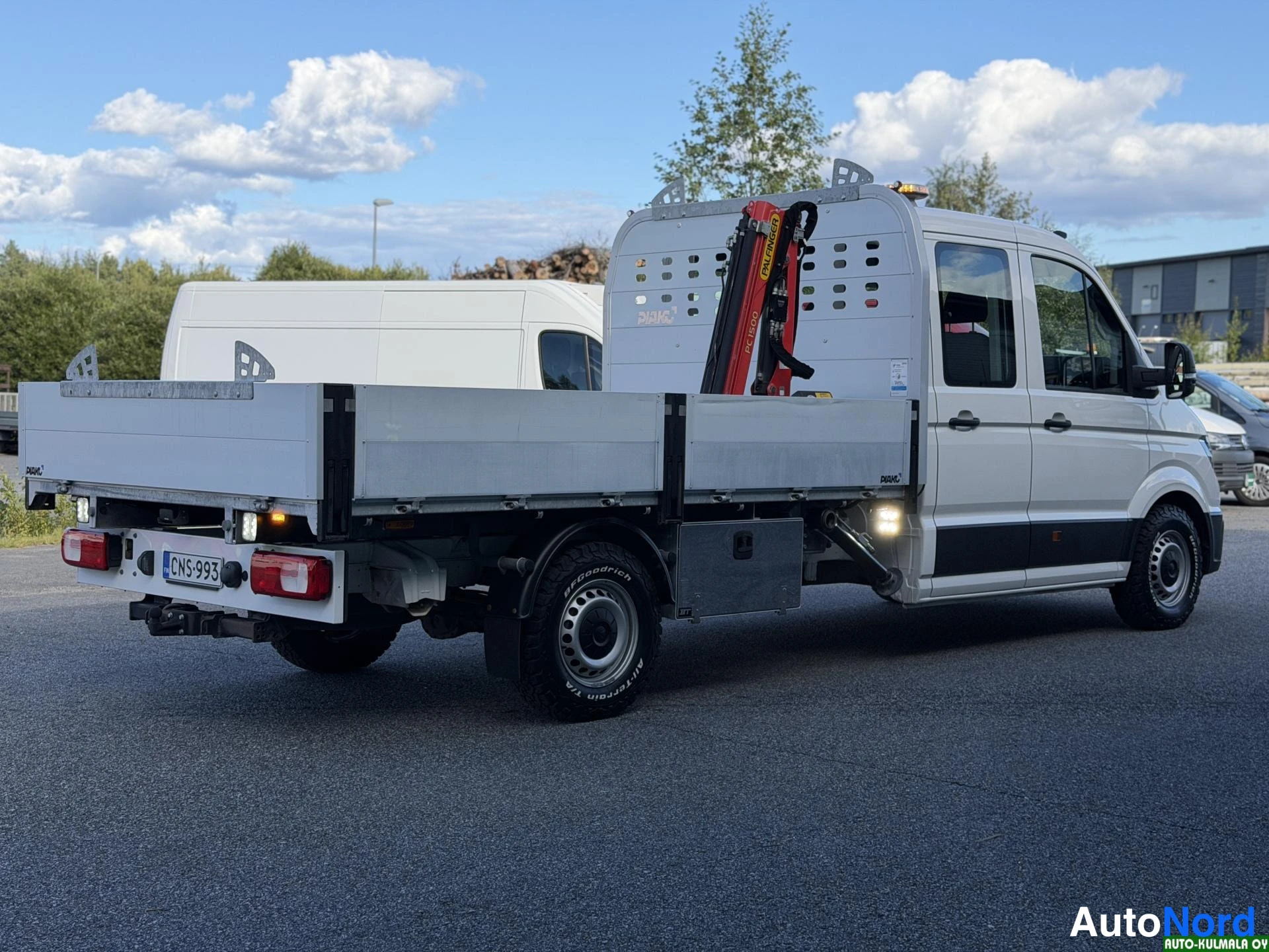Valkoinen Volkswagen Crafter 2019, takaviisto, kuva 14