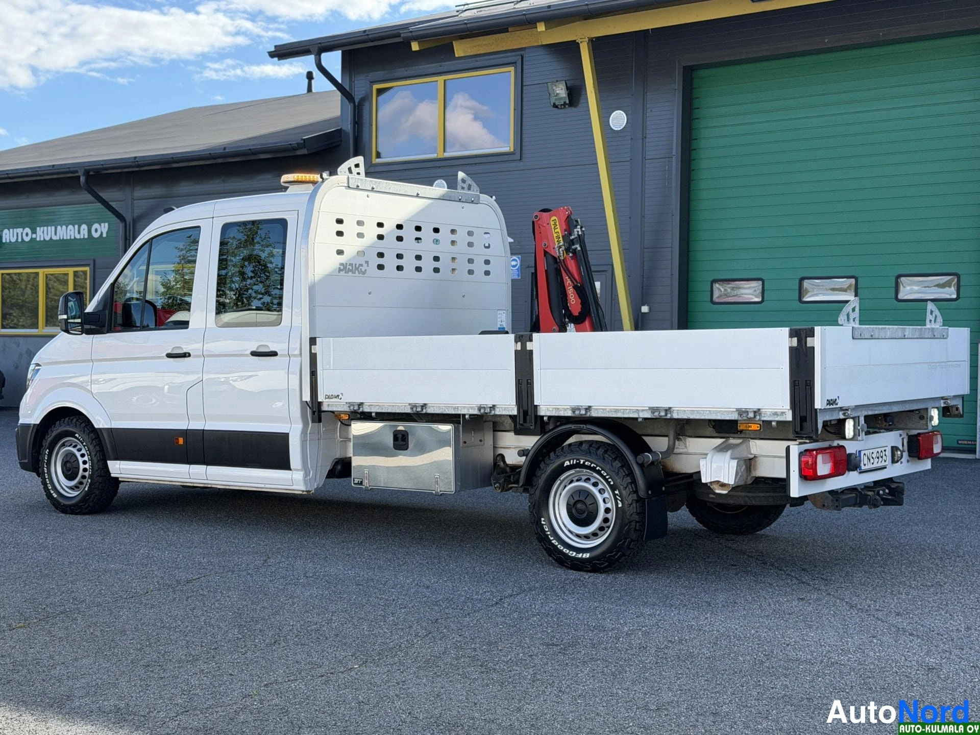 Valkoinen Volkswagen Crafter 2019, takaviisto, kuva 15
