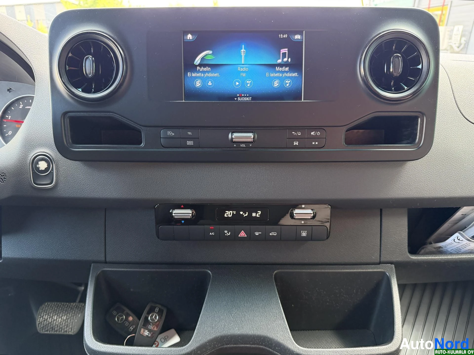 Valkoinen Mercedes-Benz Sprinter 516 CDI 2019, ohjaamo, kuva 19