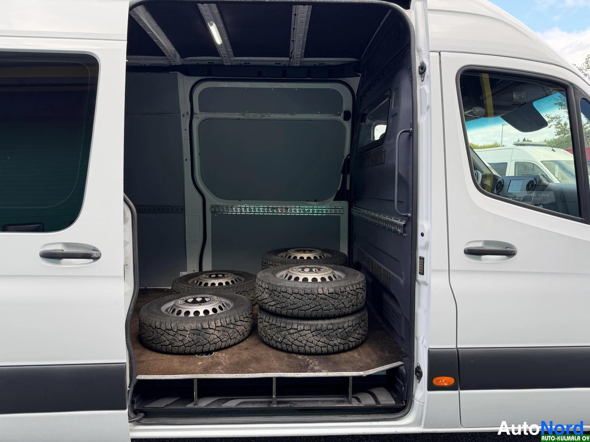 Valkoinen Mercedes-Benz Sprinter 516 CDI 2019, tavaratila, kuva 22