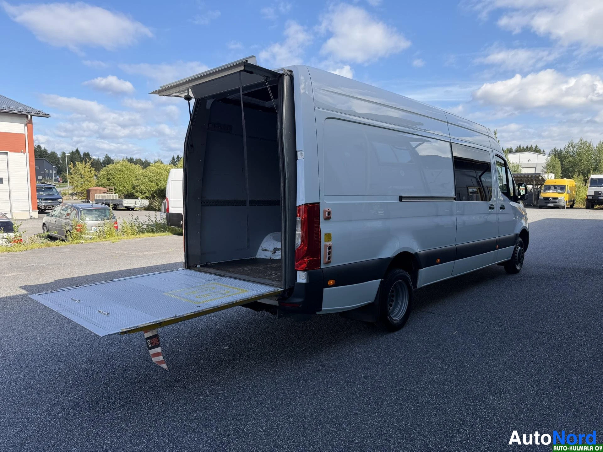 Valkoinen Mercedes-Benz Sprinter 516 CDI 2019, takaviisto, kuva 14
