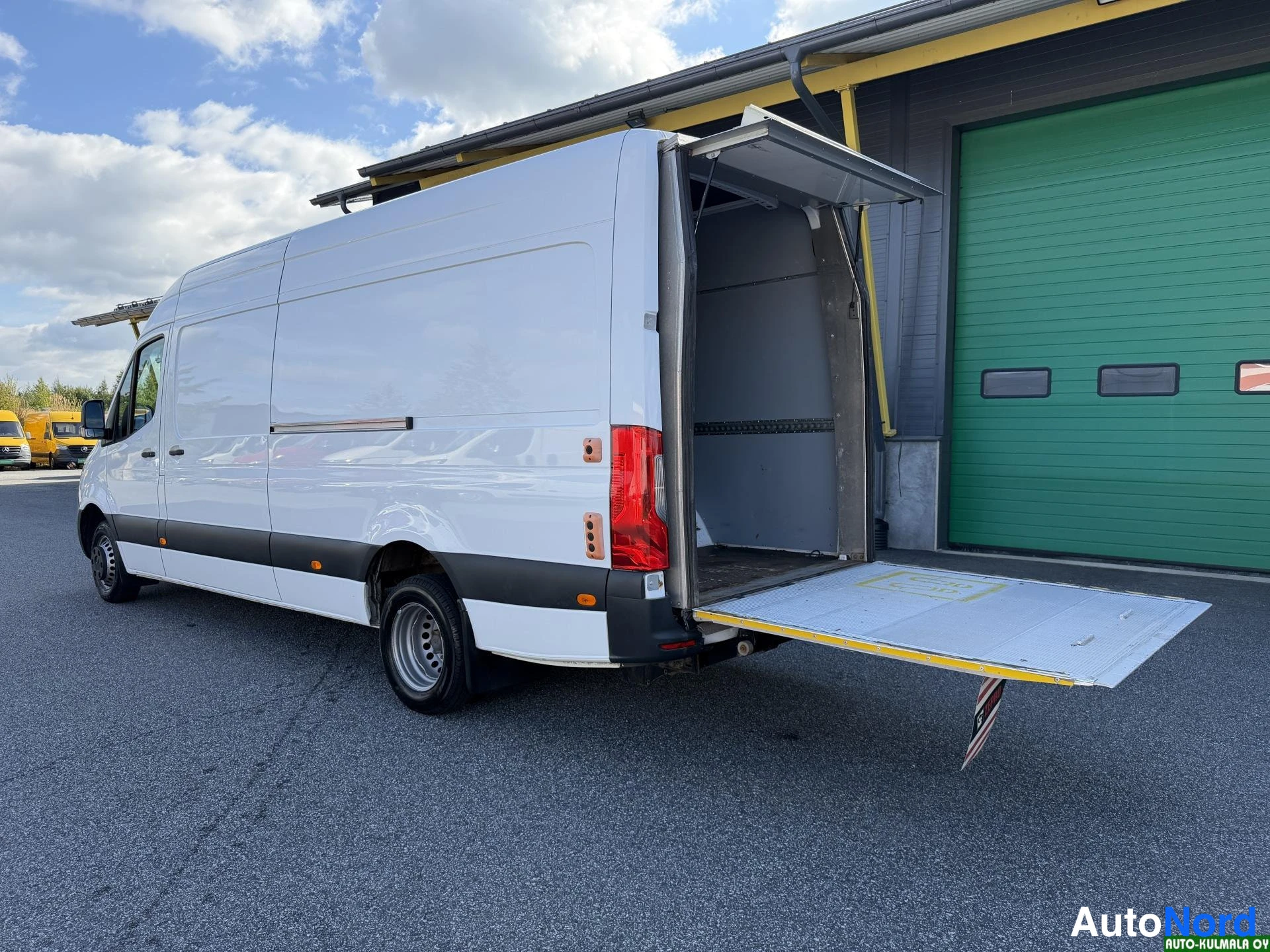 Valkoinen Mercedes-Benz Sprinter 516 CDI 2019, takaviisto, kuva 12