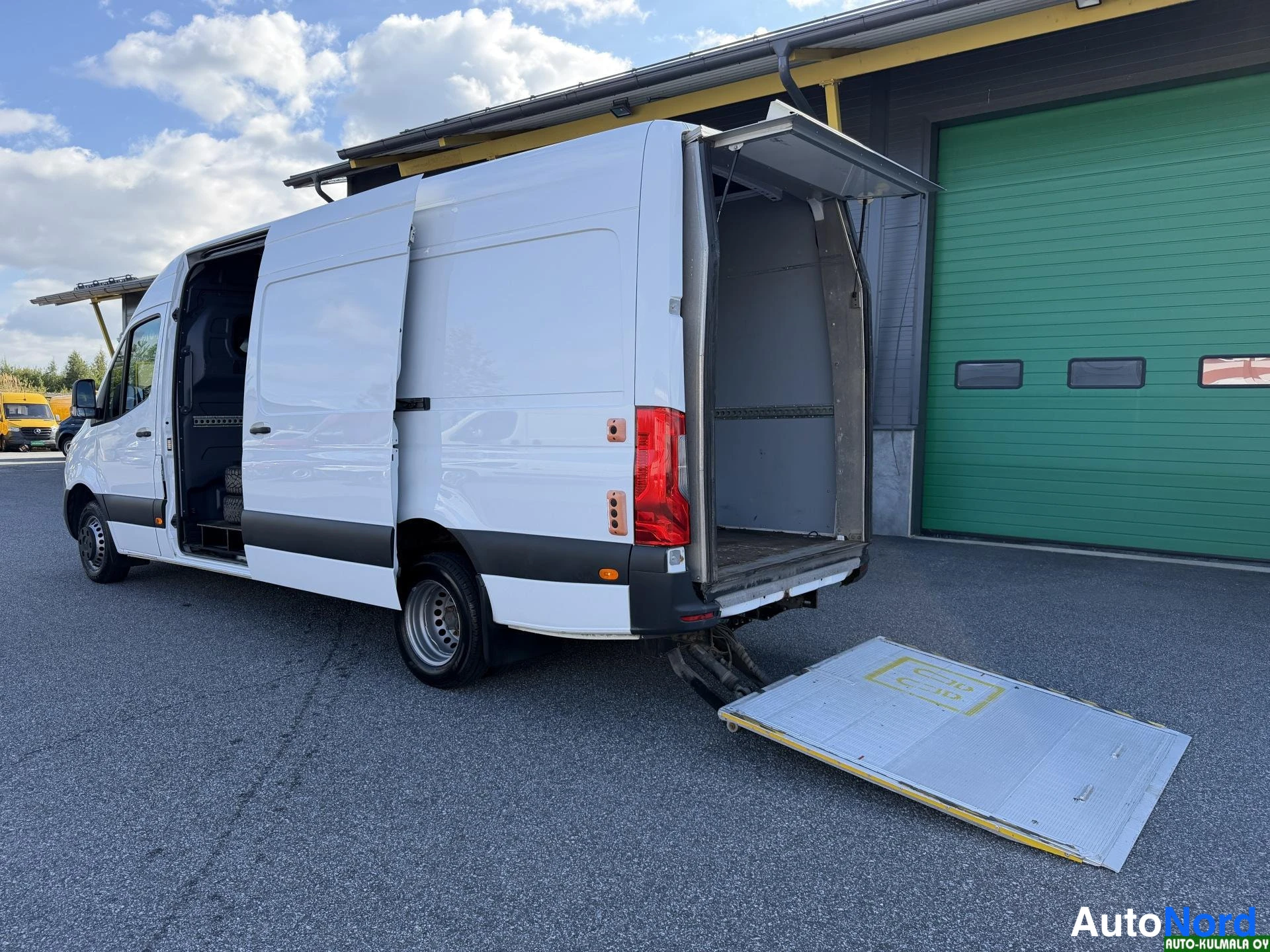 Valkoinen Mercedes-Benz Sprinter 516 CDI 2019, takaviisto, kuva 13