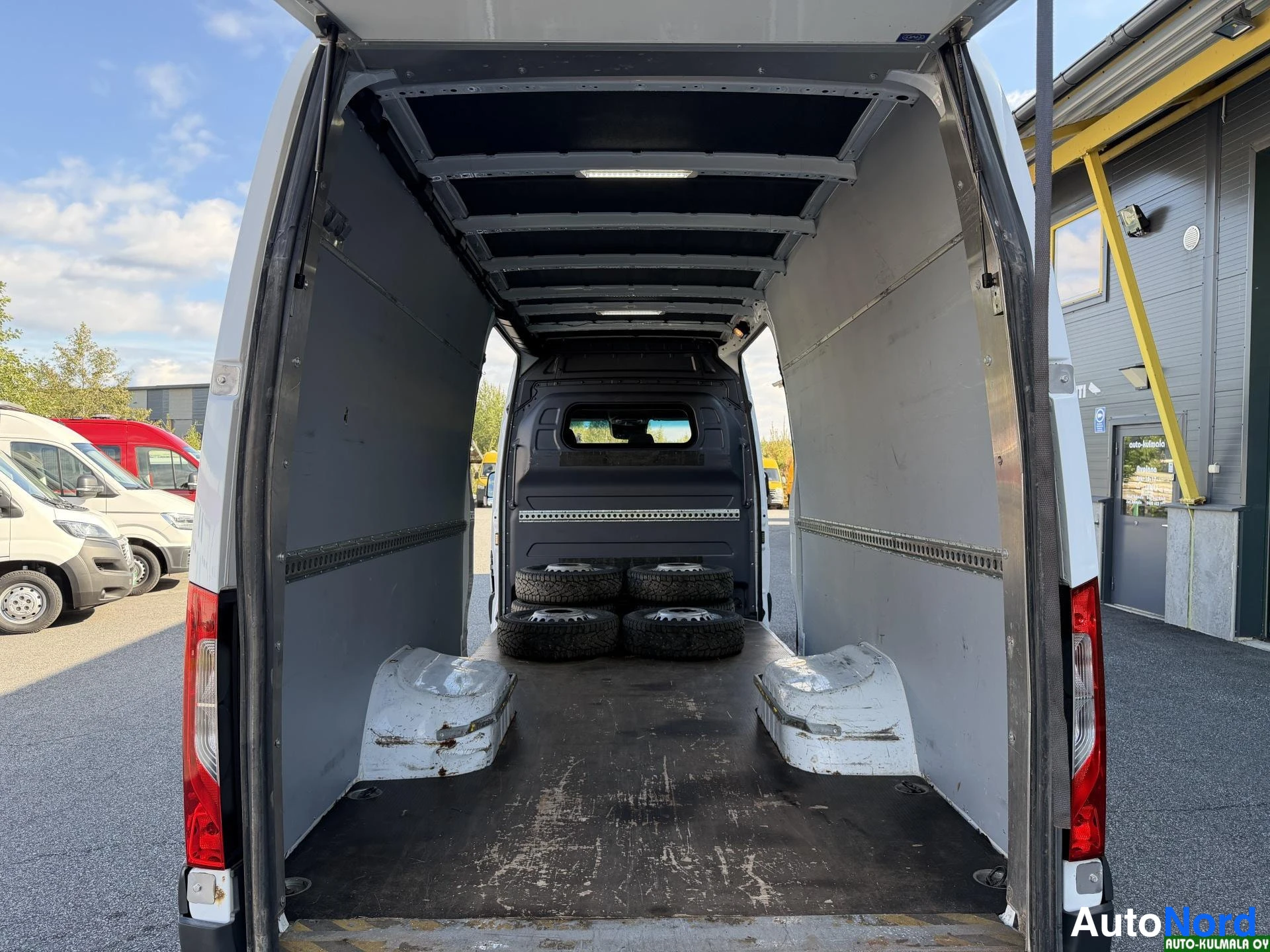 Valkoinen Mercedes-Benz Sprinter 516 CDI 2019, tavaratila, kuva 23