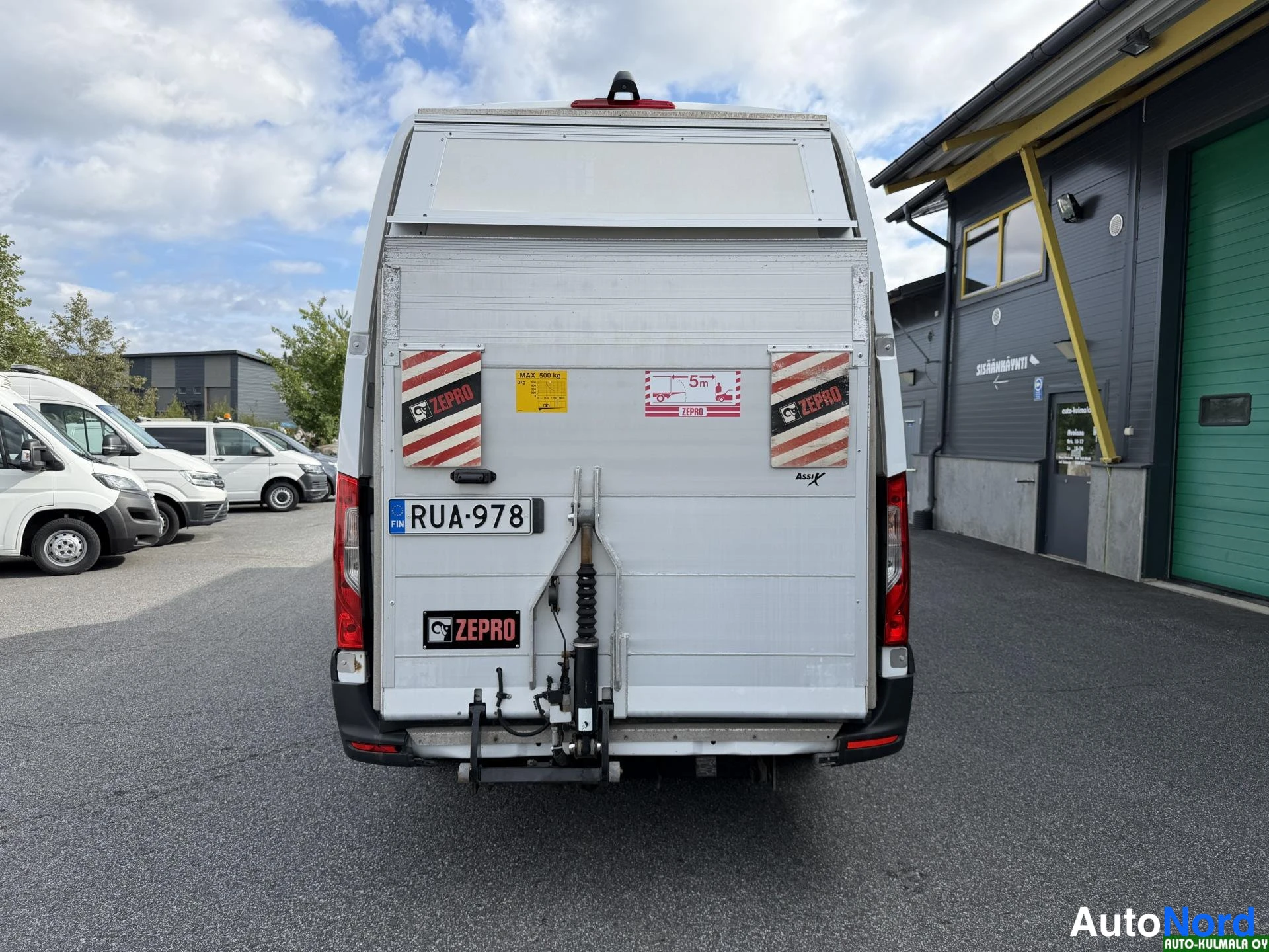 Valkoinen Mercedes-Benz Sprinter 516 CDI 2019, takaa, kuva 15