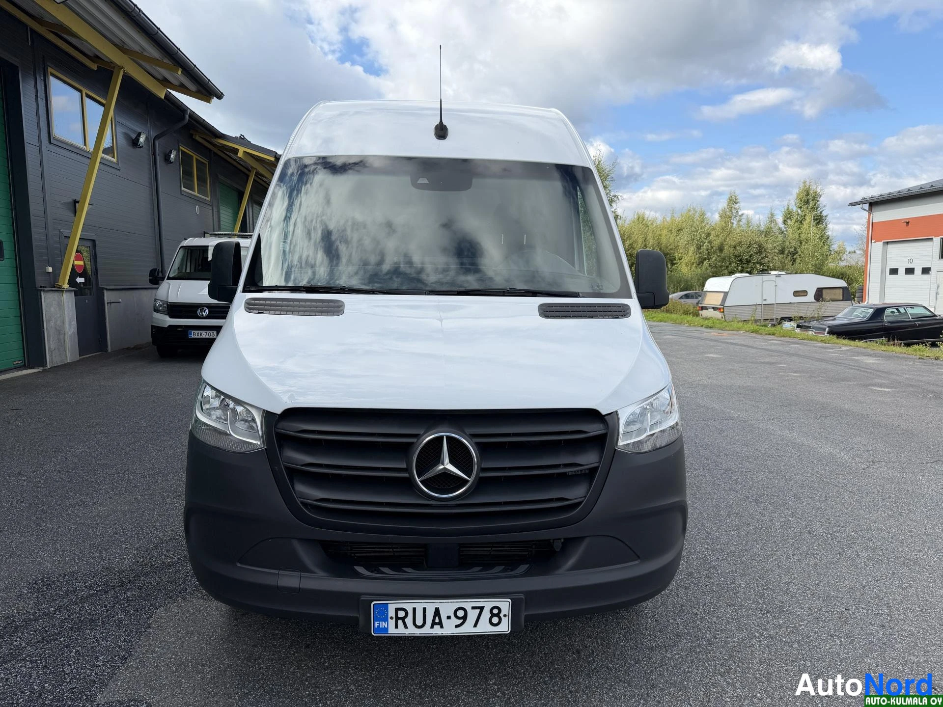 Valkoinen Mercedes-Benz Sprinter 516 CDI 2019, edestä, kuva 6