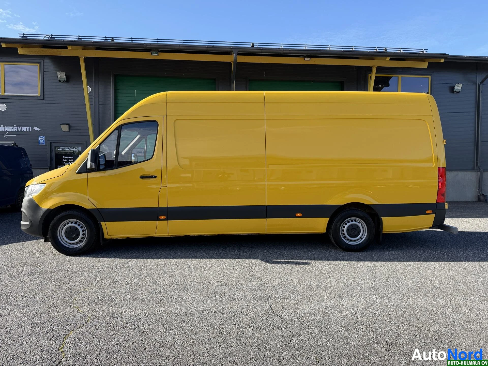 Keltainen Mercedes-Benz Sprinter 316 CDI 2019, sivulta, kuva 4