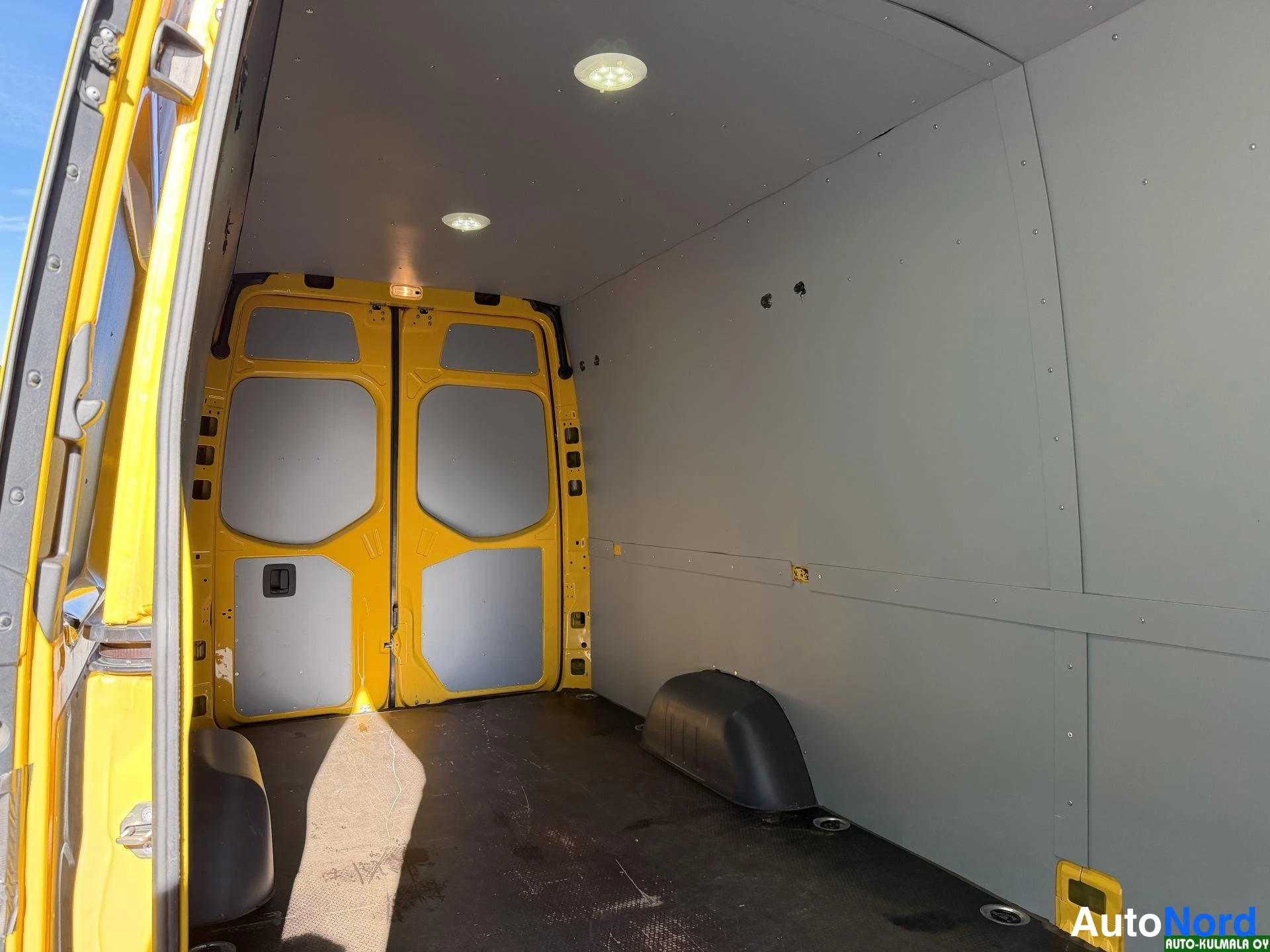Keltainen Mercedes-Benz Sprinter 316 CDI 2019, tavaratila, kuva 19