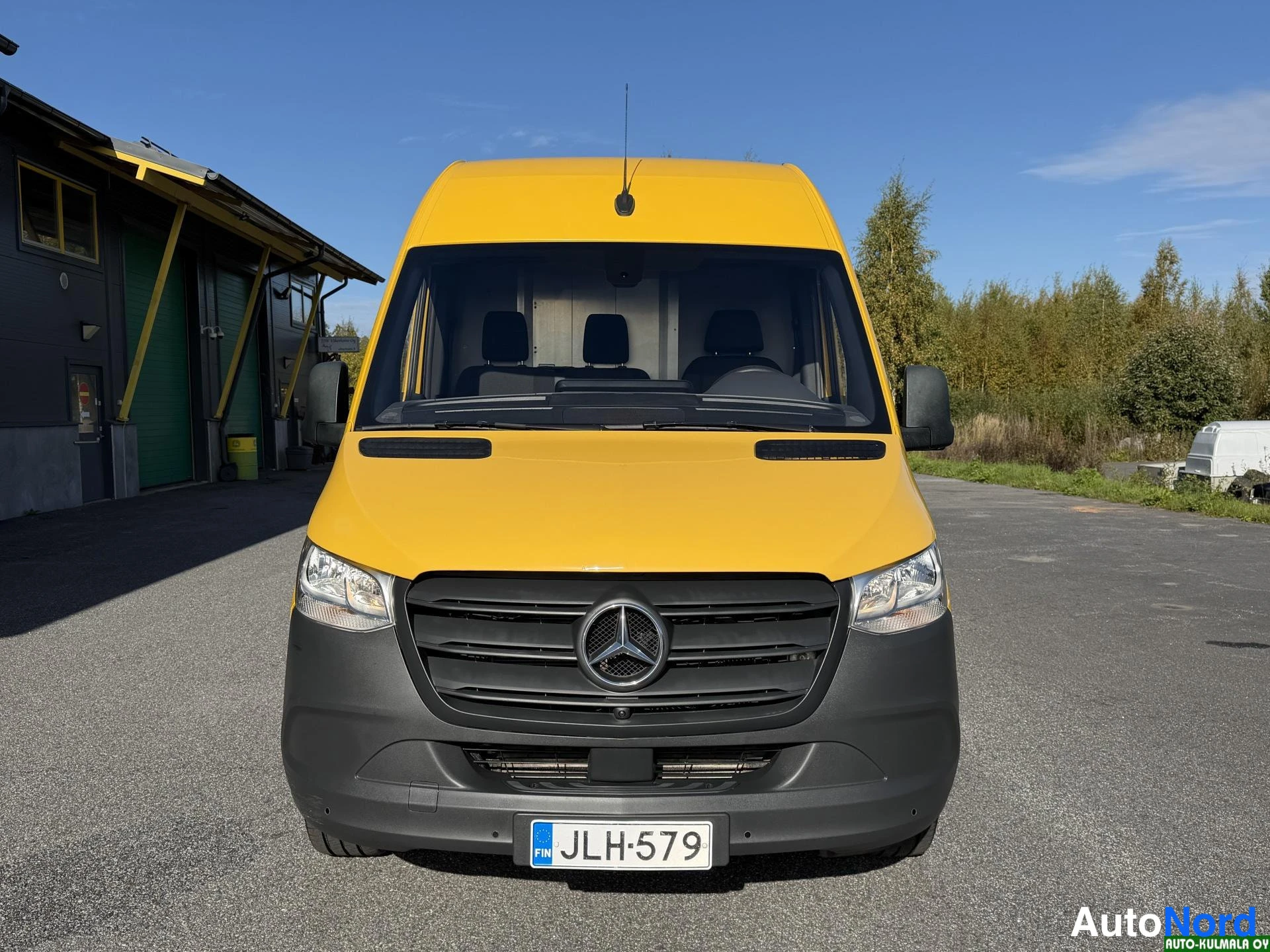 Keltainen Mercedes-Benz Sprinter 316 CDI 2019, edestä, kuva 3
