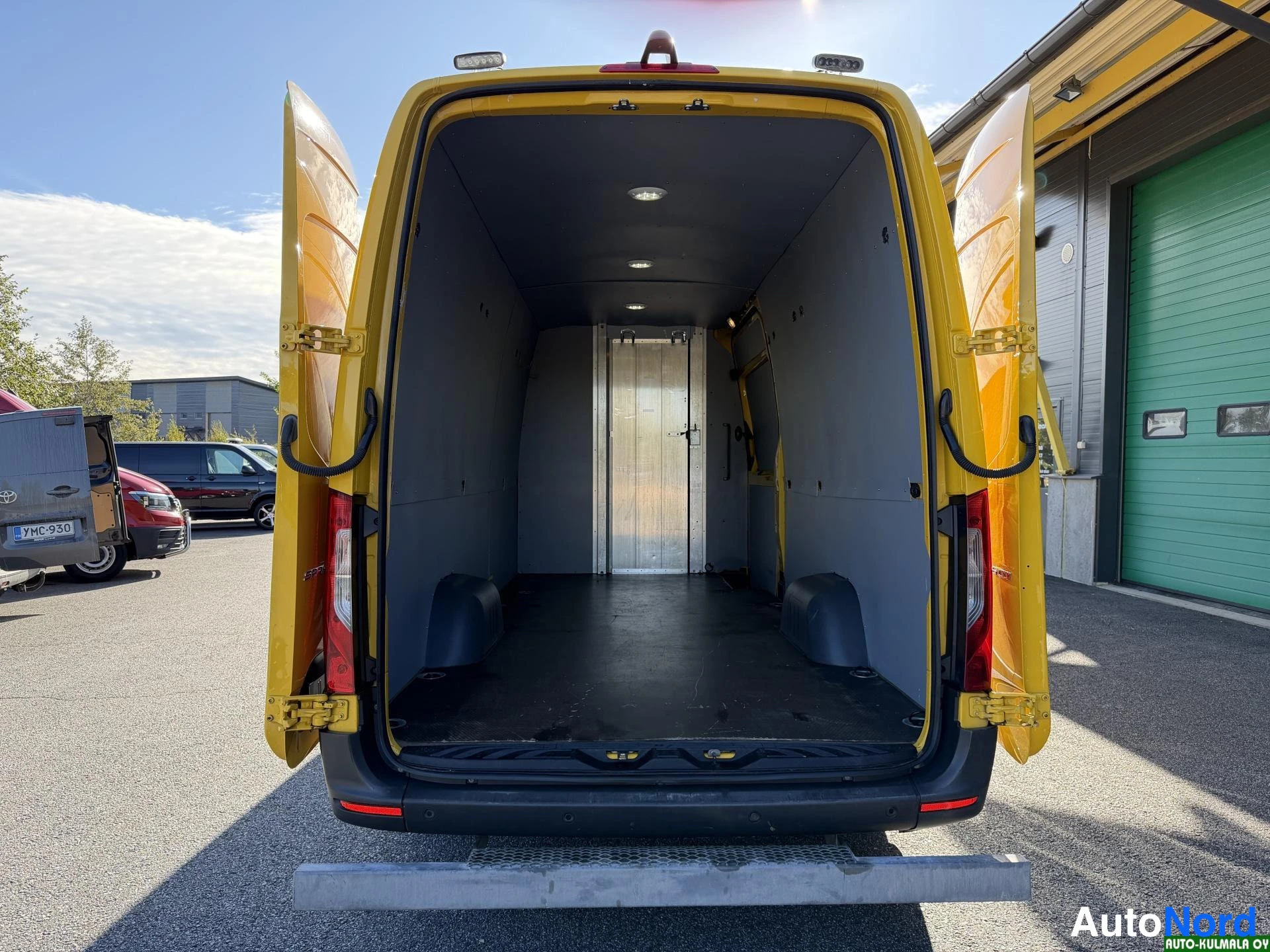 Keltainen Mercedes-Benz Sprinter 316 CDI 2019, tavaratila, kuva 20