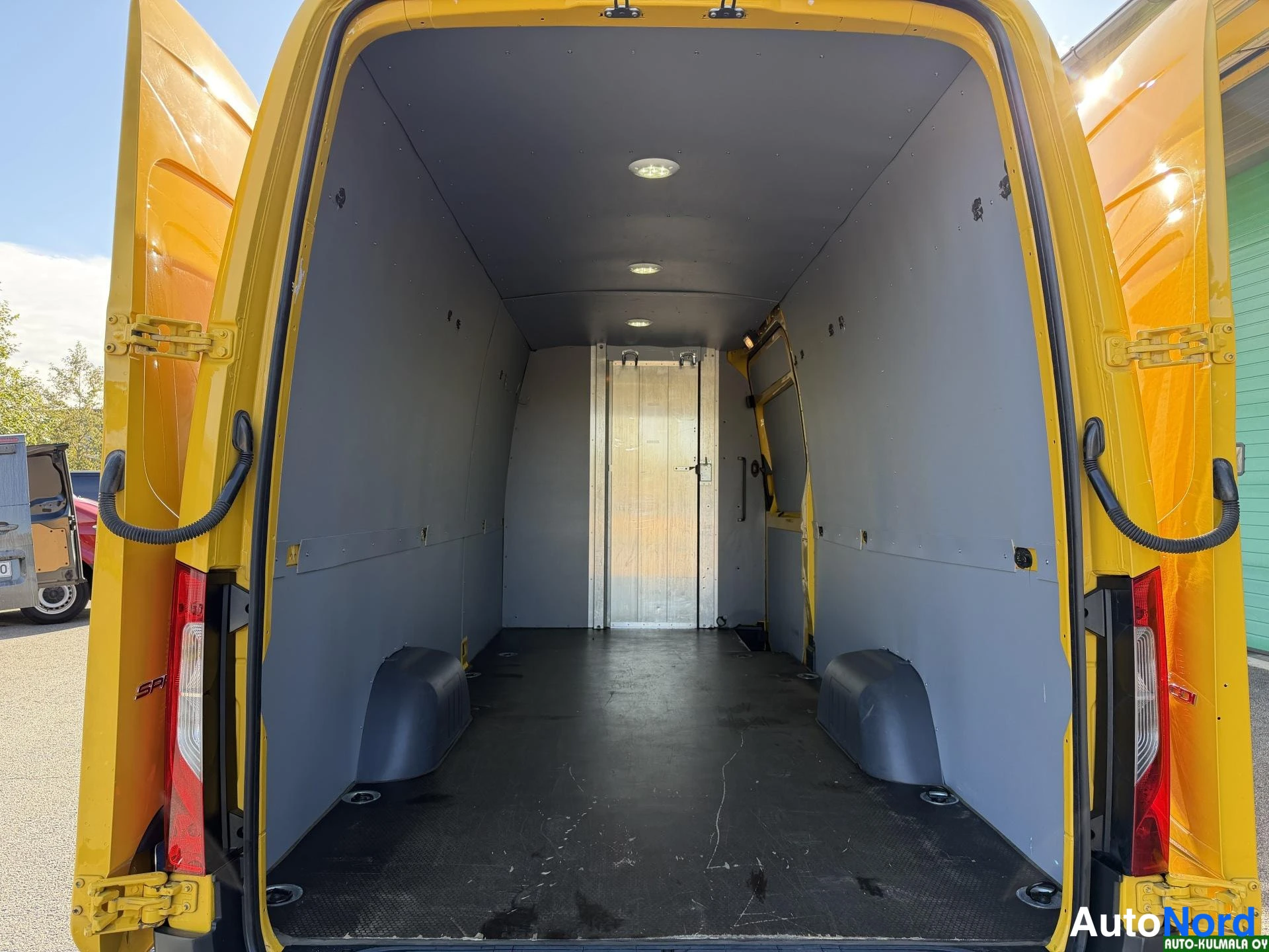 Keltainen Mercedes-Benz Sprinter 316 CDI 2019, tavaratila, kuva 21