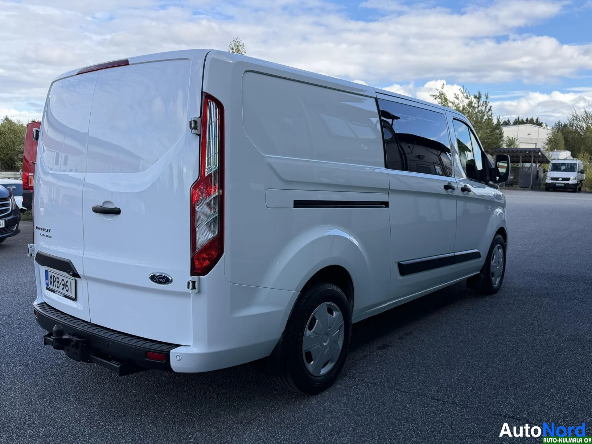 Valkoinen Ford Transit Custom 2022, takaviisto, kuva 10