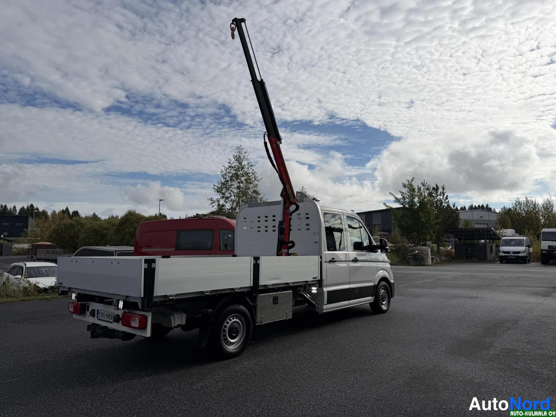 Valkoinen Volkswagen Crafter 2019, takaviisto, kuva 14