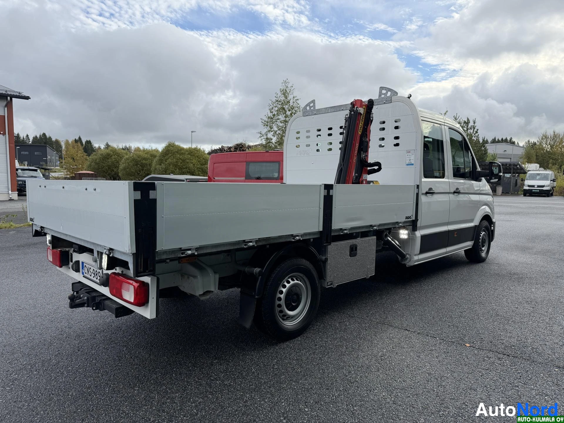 Valkoinen Volkswagen Crafter 2019, takaviisto, kuva 12