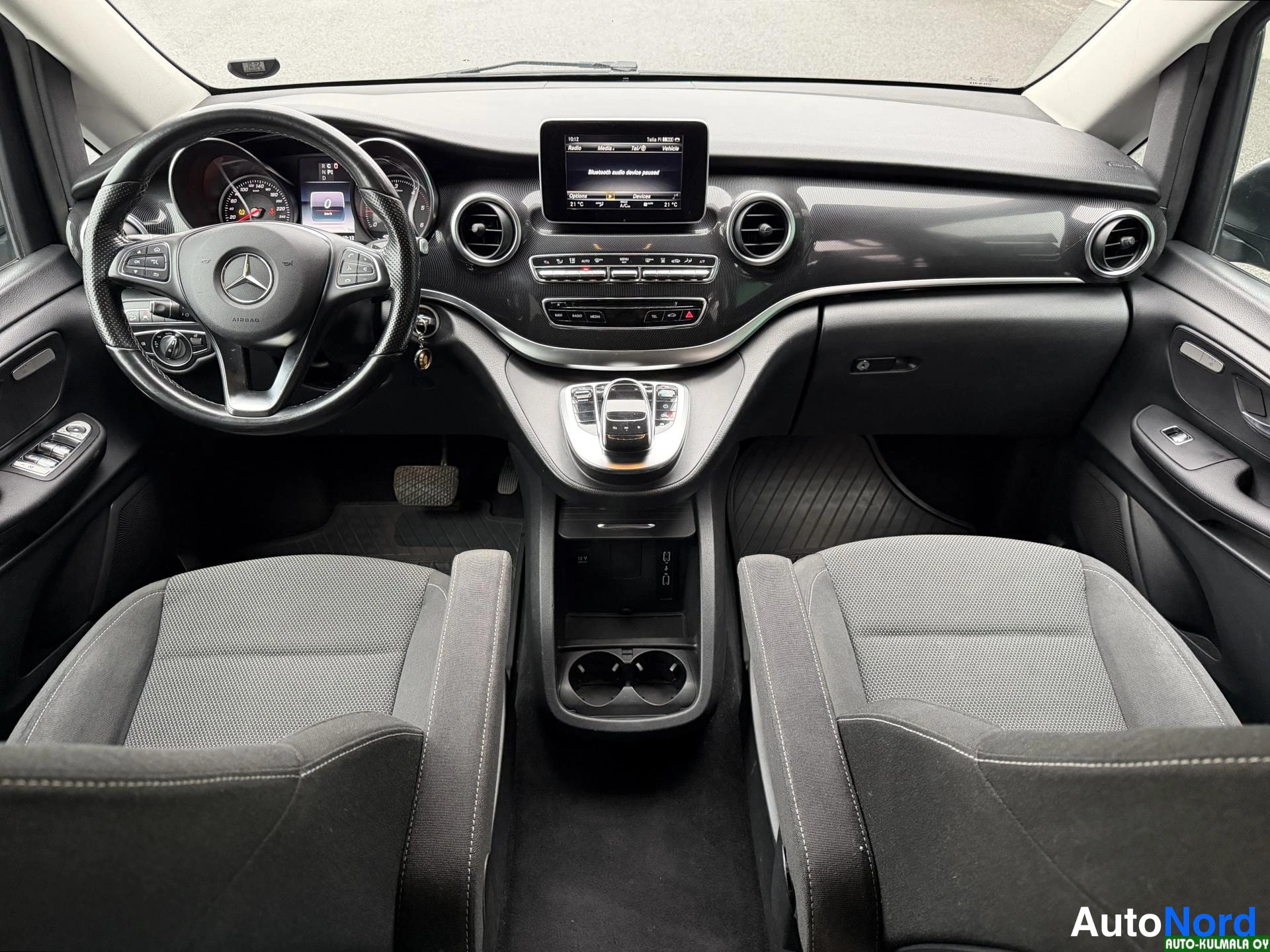 Harmaa Mercedes-Benz V 220 d 4MATIC 2018, etuistuimet, kuva 17