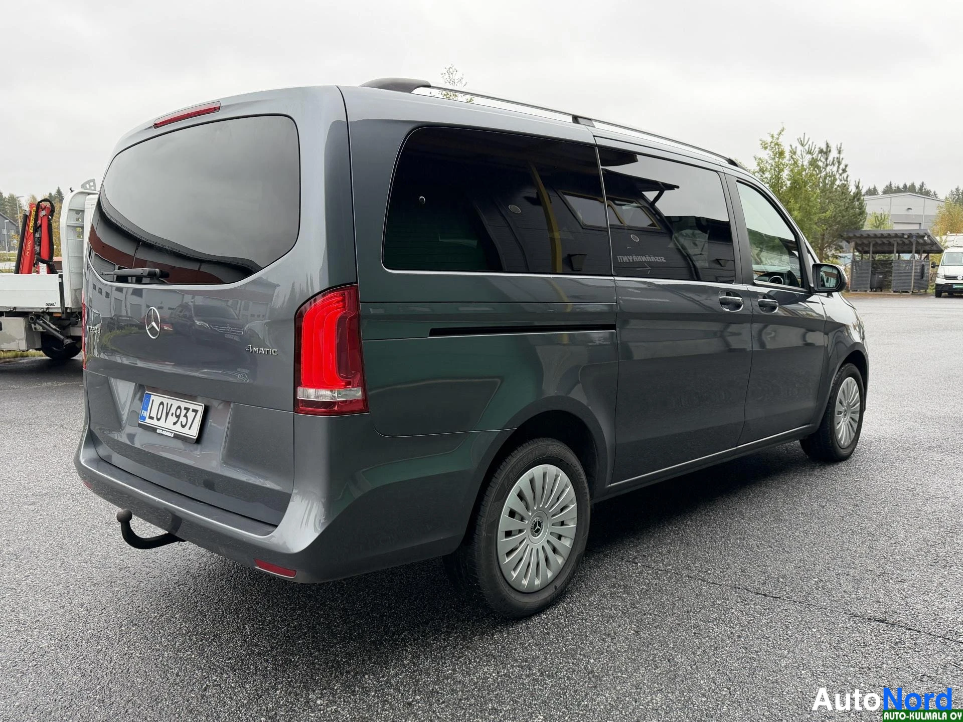 Harmaa Mercedes-Benz V 220 d 4MATIC 2018, takaviisto, kuva 7