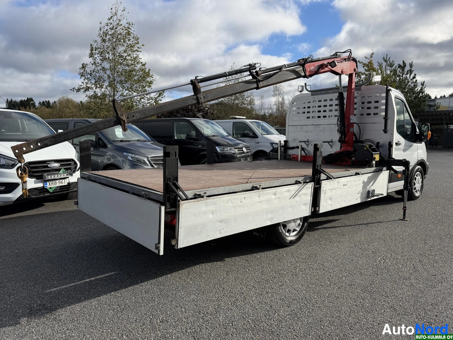 Valkoinen Ford Transit 2017, takaviisto, kuva 14