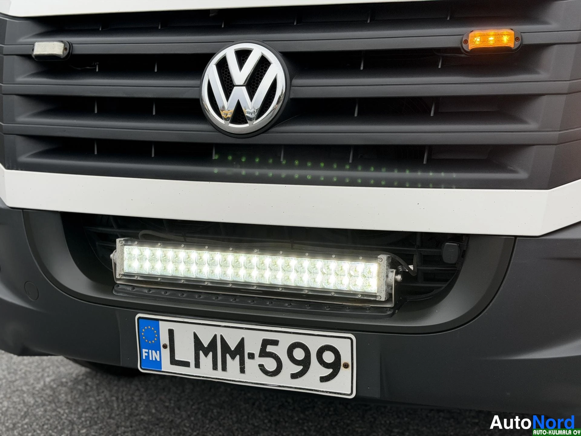 Valkoinen Volkswagen Crafter 2014, yksityiskohta, kuva 31