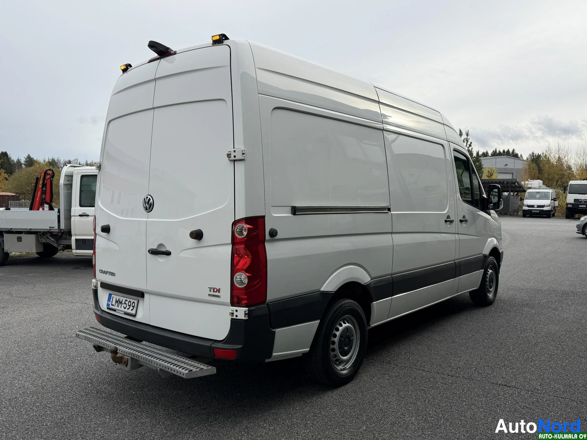 Valkoinen Volkswagen Crafter 2014, takaviisto, kuva 10
