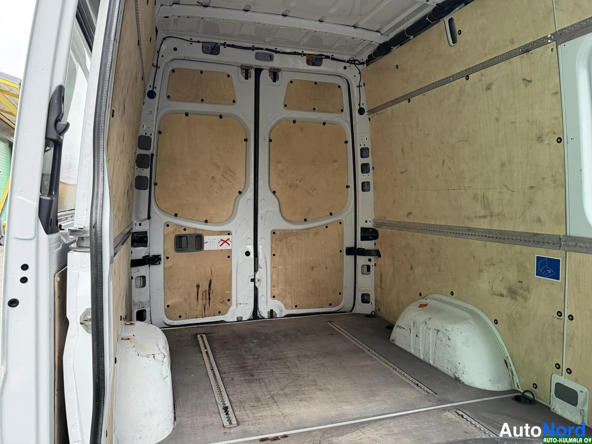 Valkoinen Mercedes-Benz Sprinter 314 CDI 2016, tavaratila, kuva 18