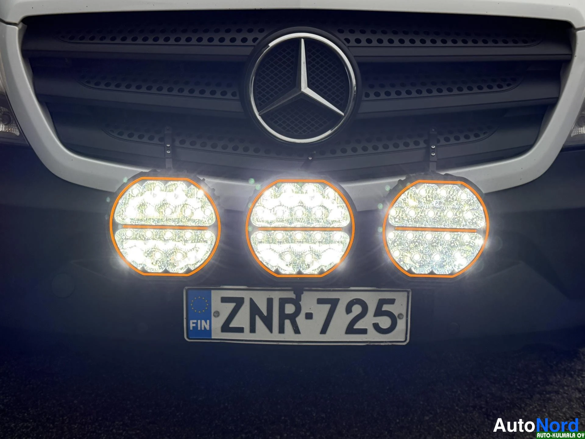 Valkoinen Mercedes-Benz Sprinter 314 CDI 2016, yksityiskohta, kuva 25