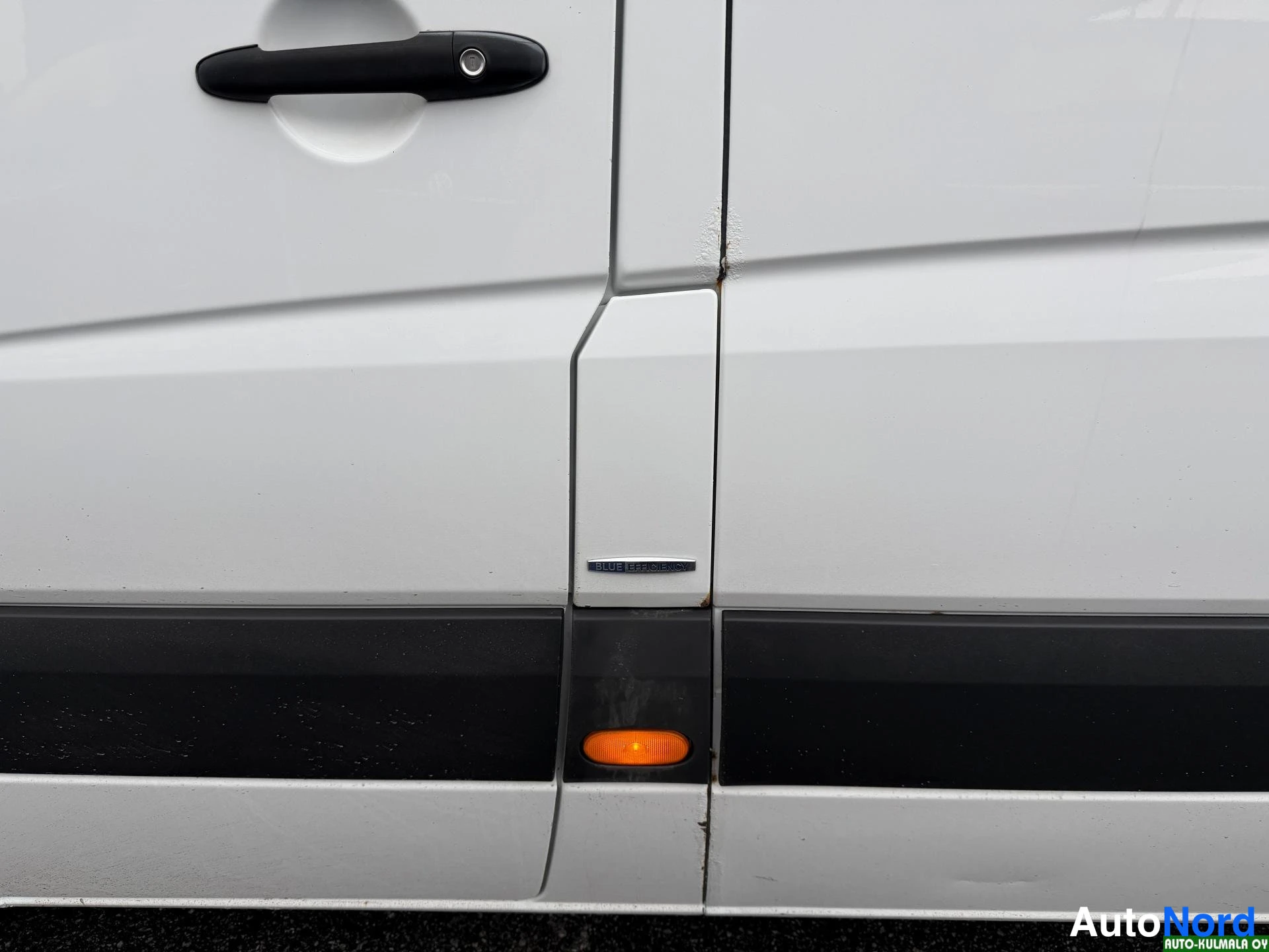 Valkoinen Mercedes-Benz Sprinter 314 CDI 2016, yksityiskohta, kuva 23