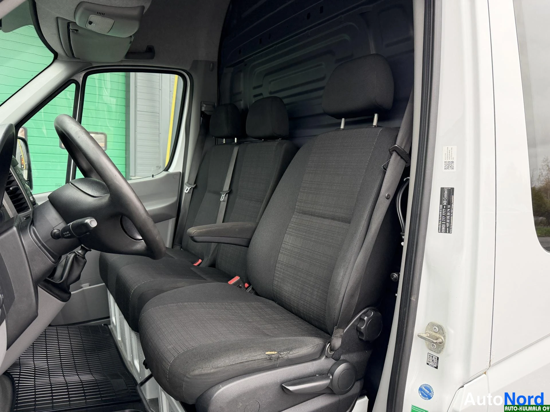 Valkoinen Mercedes-Benz Sprinter 314 CDI 2016, etuistuimet, kuva 16