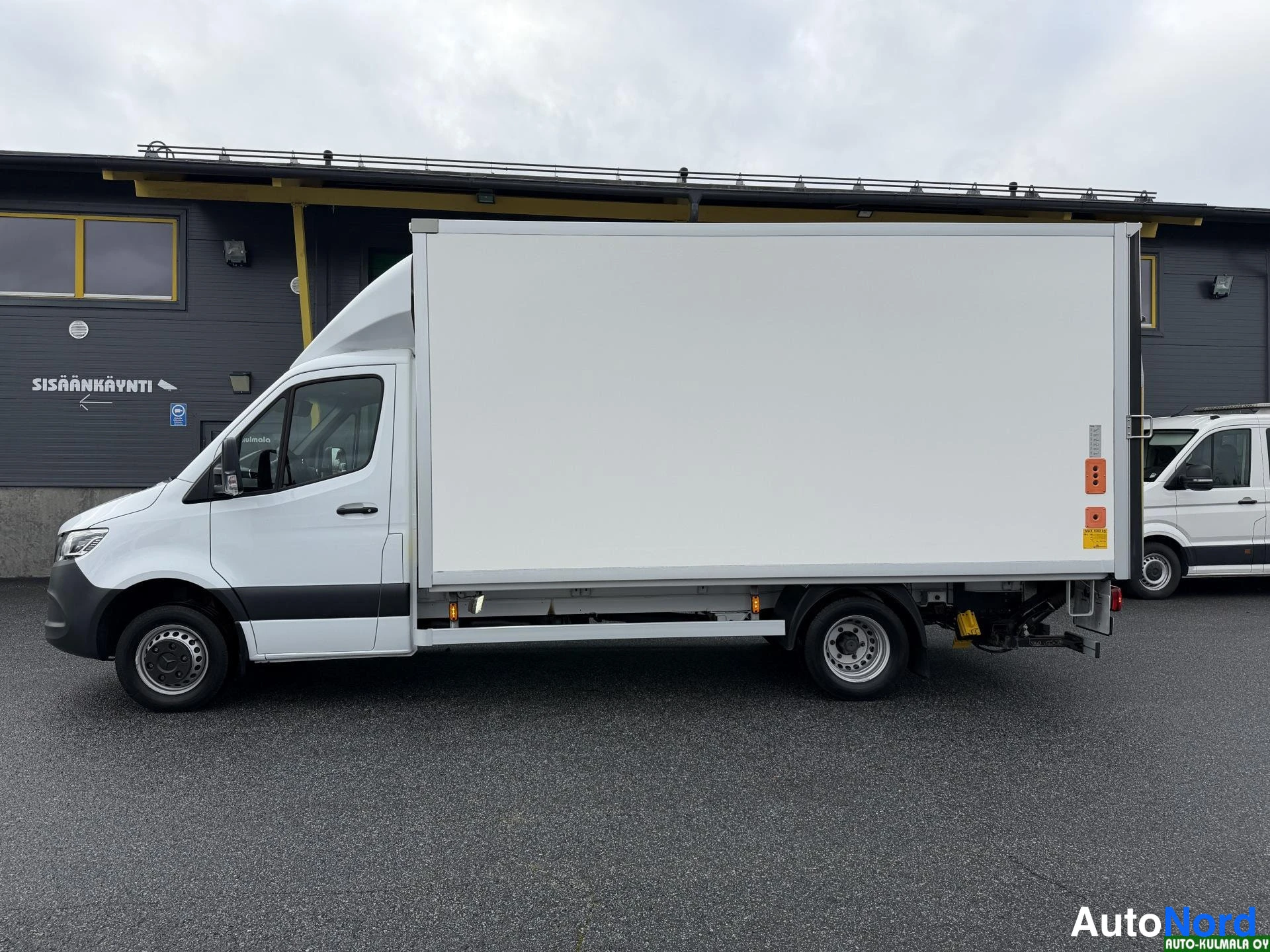 Valkoinen Mercedes-Benz Sprinter 515 CDI 2022, sivulta, kuva 7
