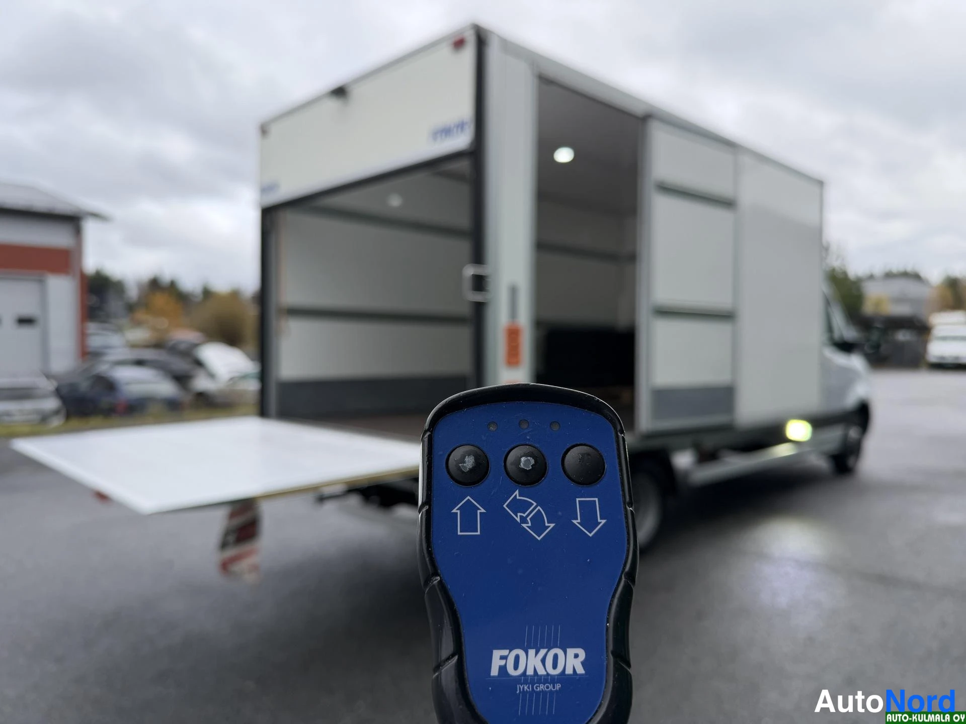 Valkoinen Mercedes-Benz Sprinter 515 CDI 2022, yksityiskohta, kuva 29