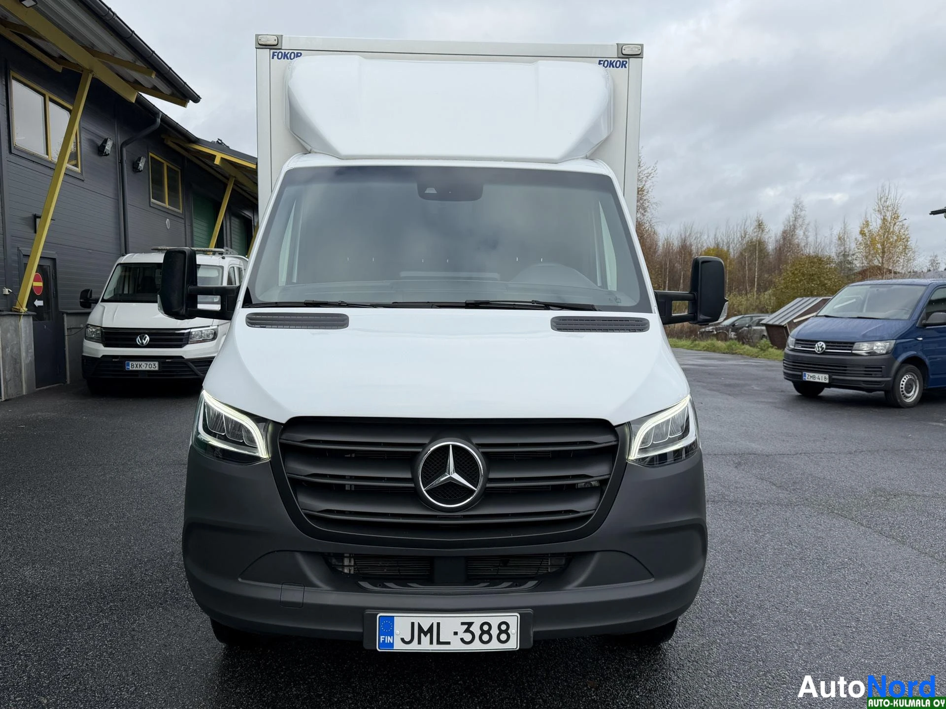 Valkoinen Mercedes-Benz Sprinter 515 CDI 2022, edestä, kuva 6