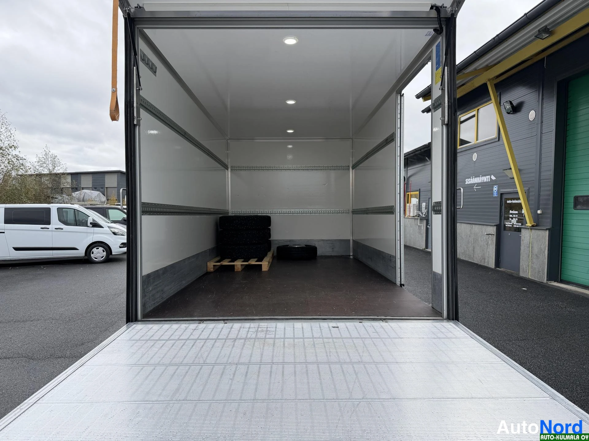 Valkoinen Mercedes-Benz Sprinter 515 CDI 2022, tavaratila, kuva 25