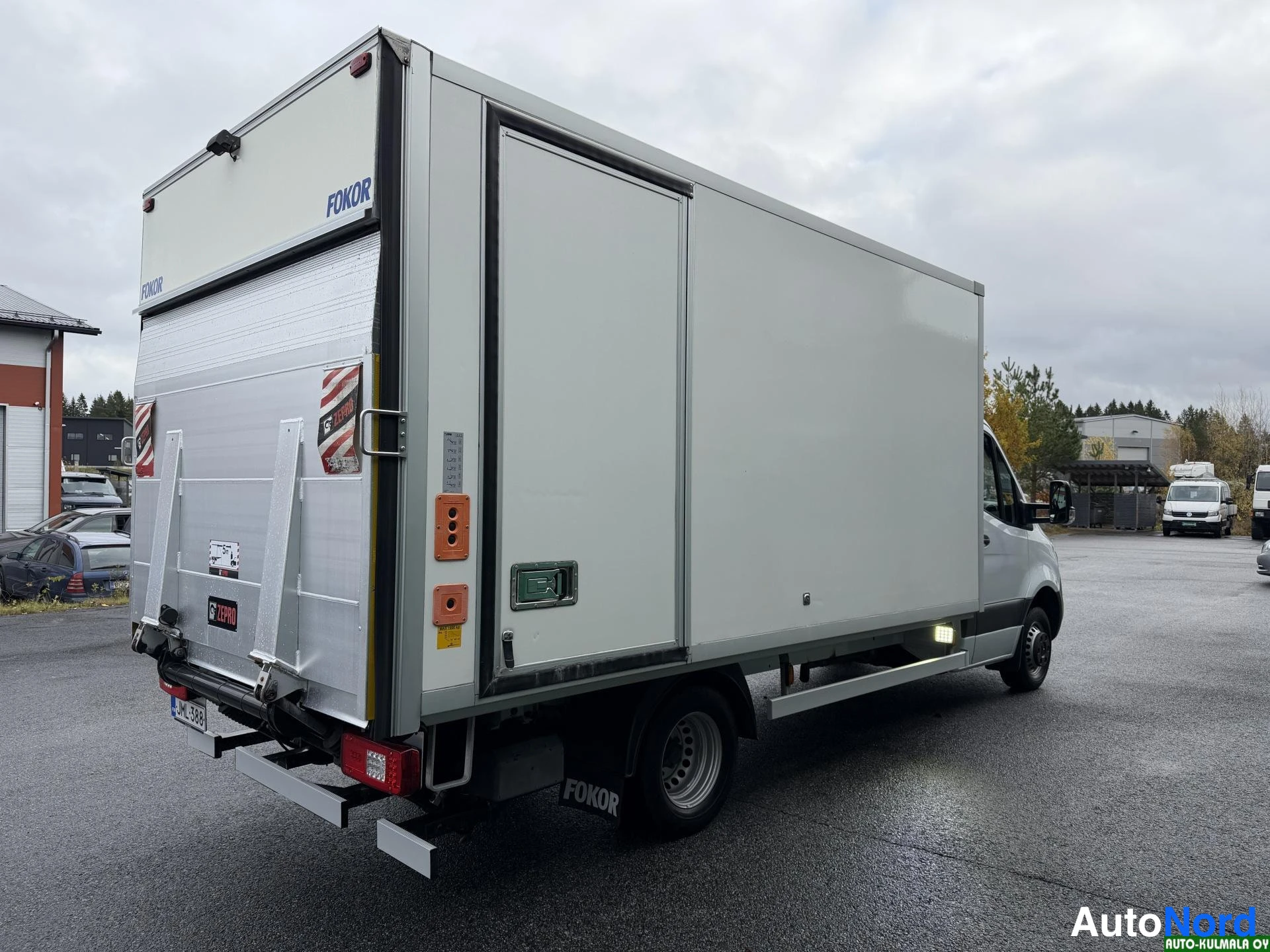 Valkoinen Mercedes-Benz Sprinter 515 CDI 2022, takaviisto, kuva 14