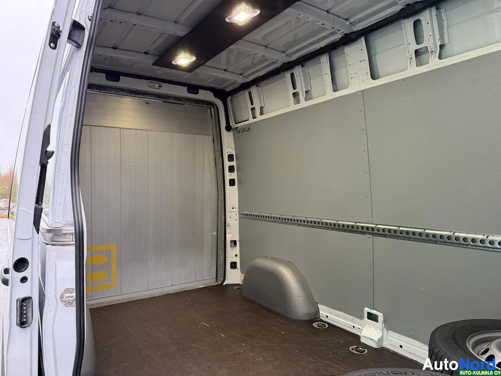 Valkoinen Mercedes-Benz Sprinter 314 CDI 2020, tavaratila, kuva 24