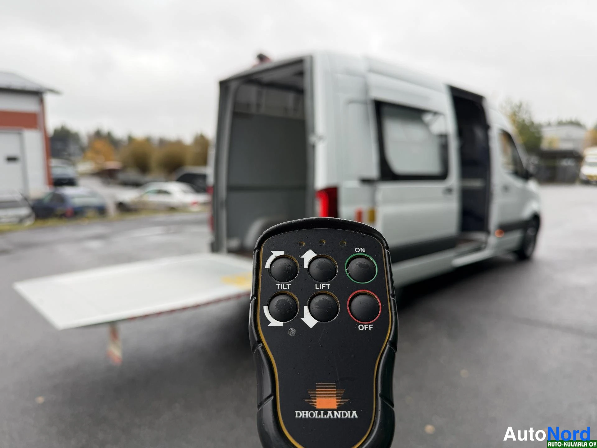 Valkoinen Mercedes-Benz Sprinter 314 CDI 2020, yksityiskohta, kuva 28