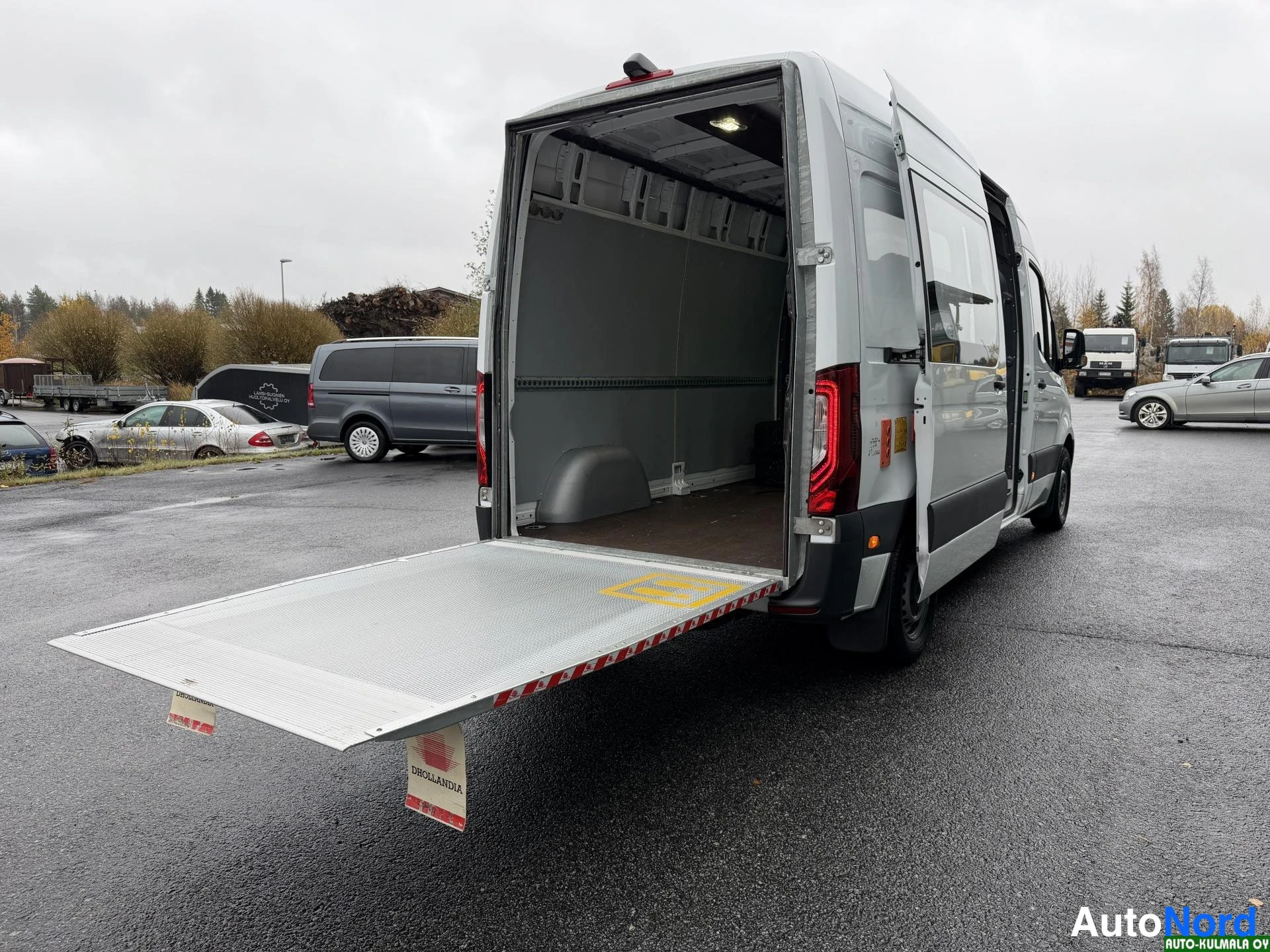 Valkoinen Mercedes-Benz Sprinter 314 CDI 2020, takaviisto, kuva 9