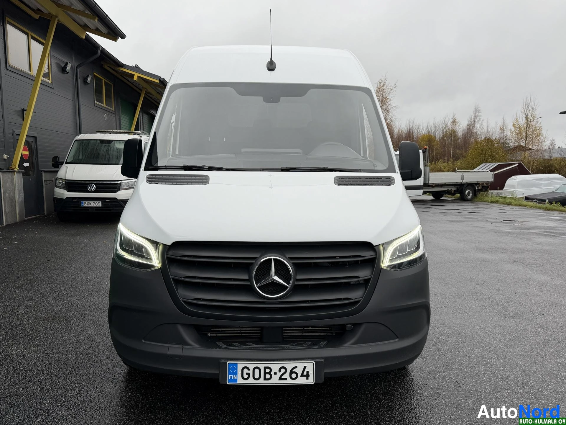 Valkoinen Mercedes-Benz Sprinter 314 CDI 2020, edestä, kuva 6
