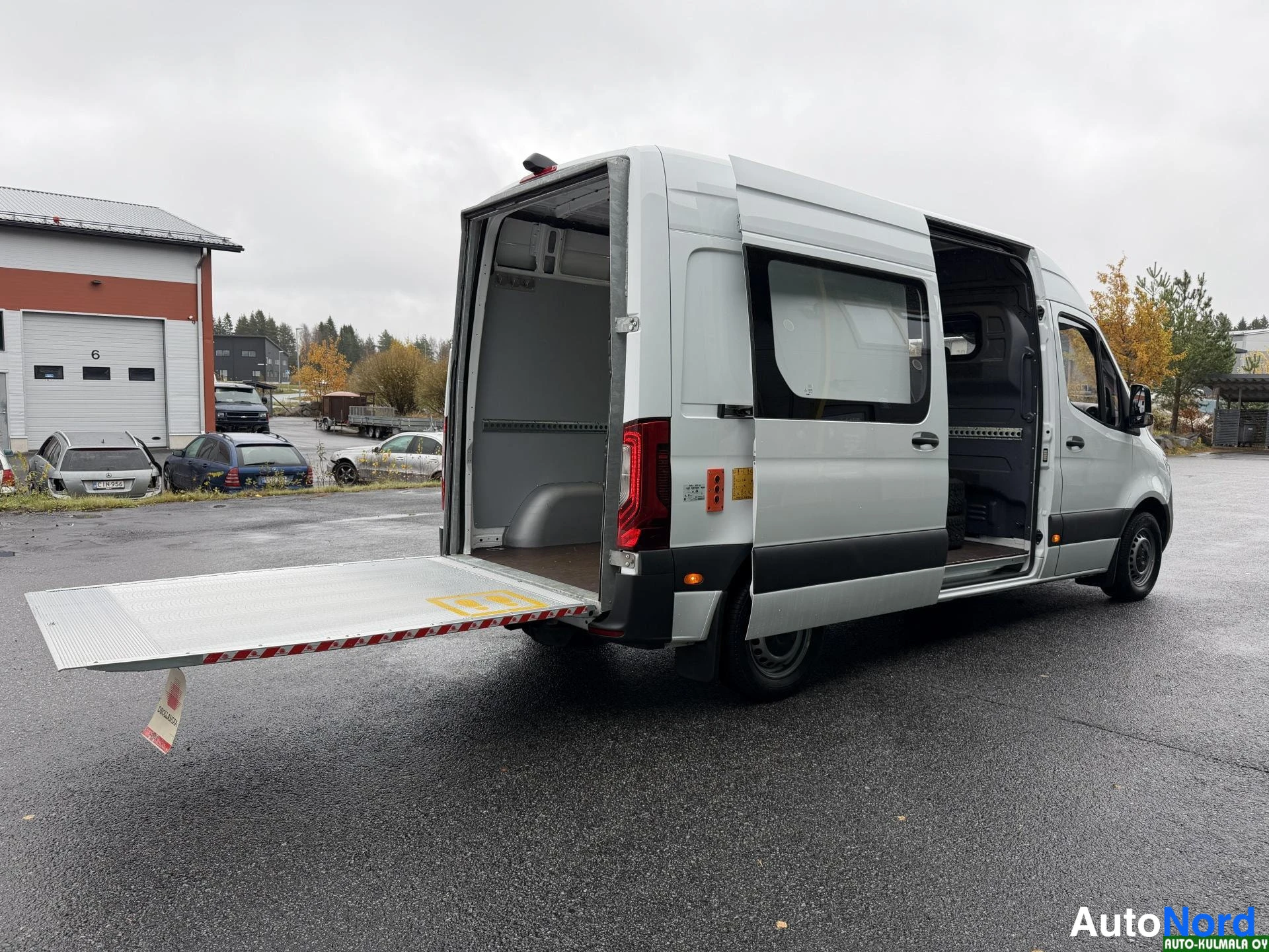Valkoinen Mercedes-Benz Sprinter 314 CDI 2020, takaviisto, kuva 12