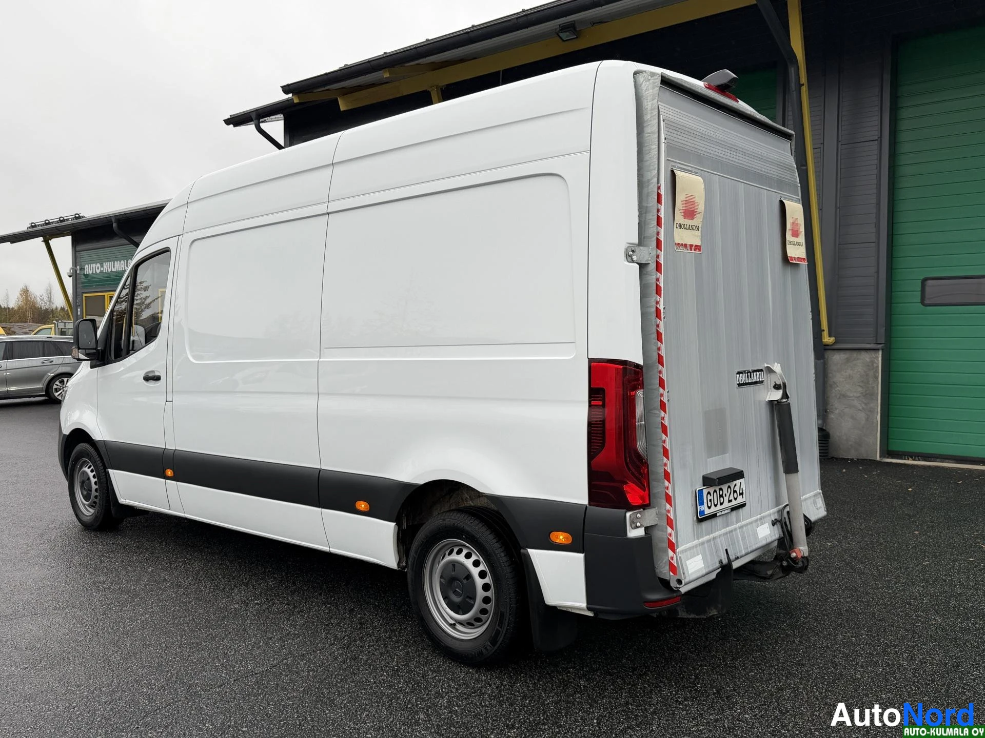 Valkoinen Mercedes-Benz Sprinter 314 CDI 2020, takaviisto, kuva 14
