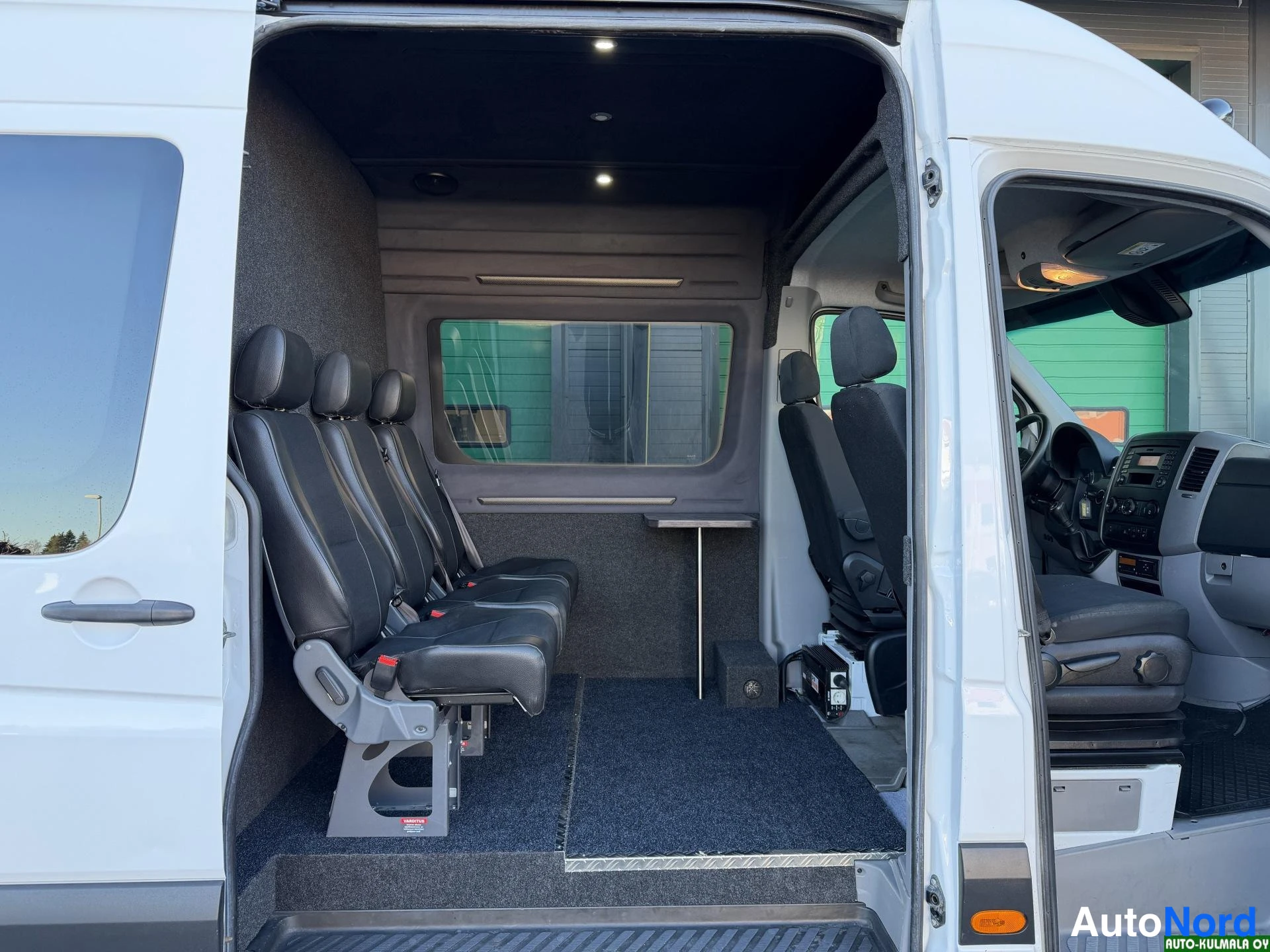 Valkoinen Mercedes-Benz Sprinter 516 CDI 2018, takaistuimet, kuva 23