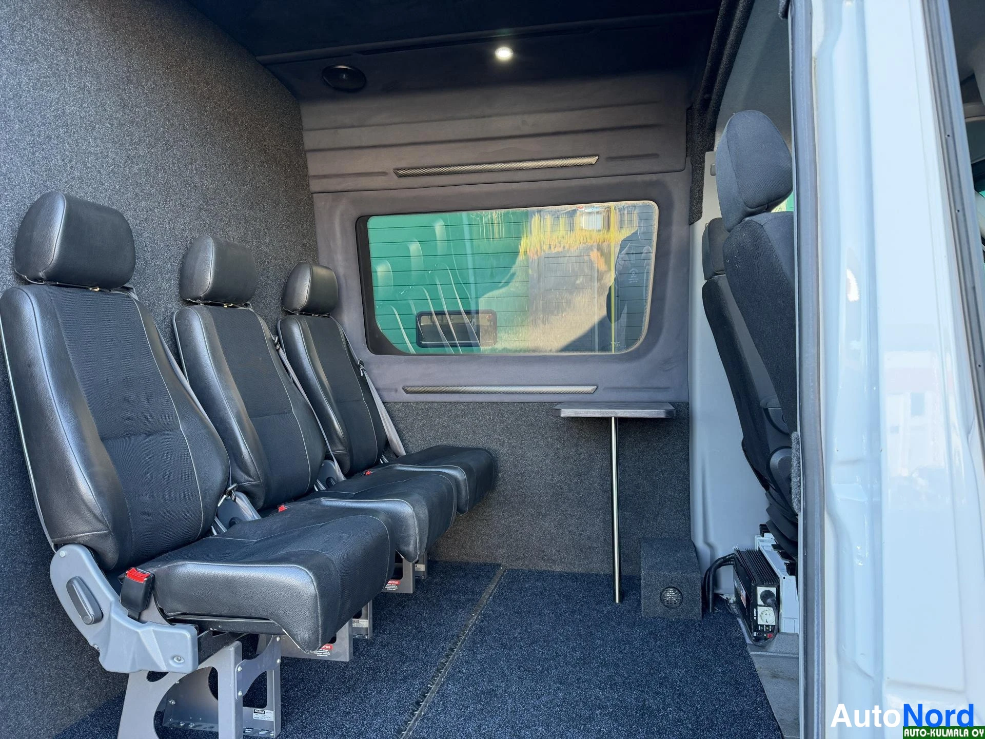 Valkoinen Mercedes-Benz Sprinter 516 CDI 2018, takaistuimet, kuva 20