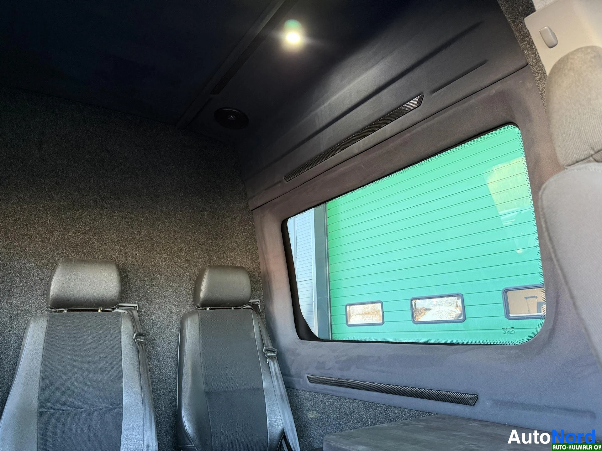Valkoinen Mercedes-Benz Sprinter 516 CDI 2018, takaistuimet, kuva 21