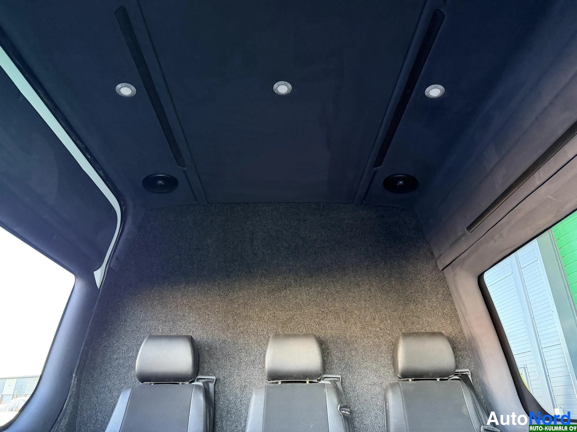 Valkoinen Mercedes-Benz Sprinter 516 CDI 2018, takaistuimet, kuva 22